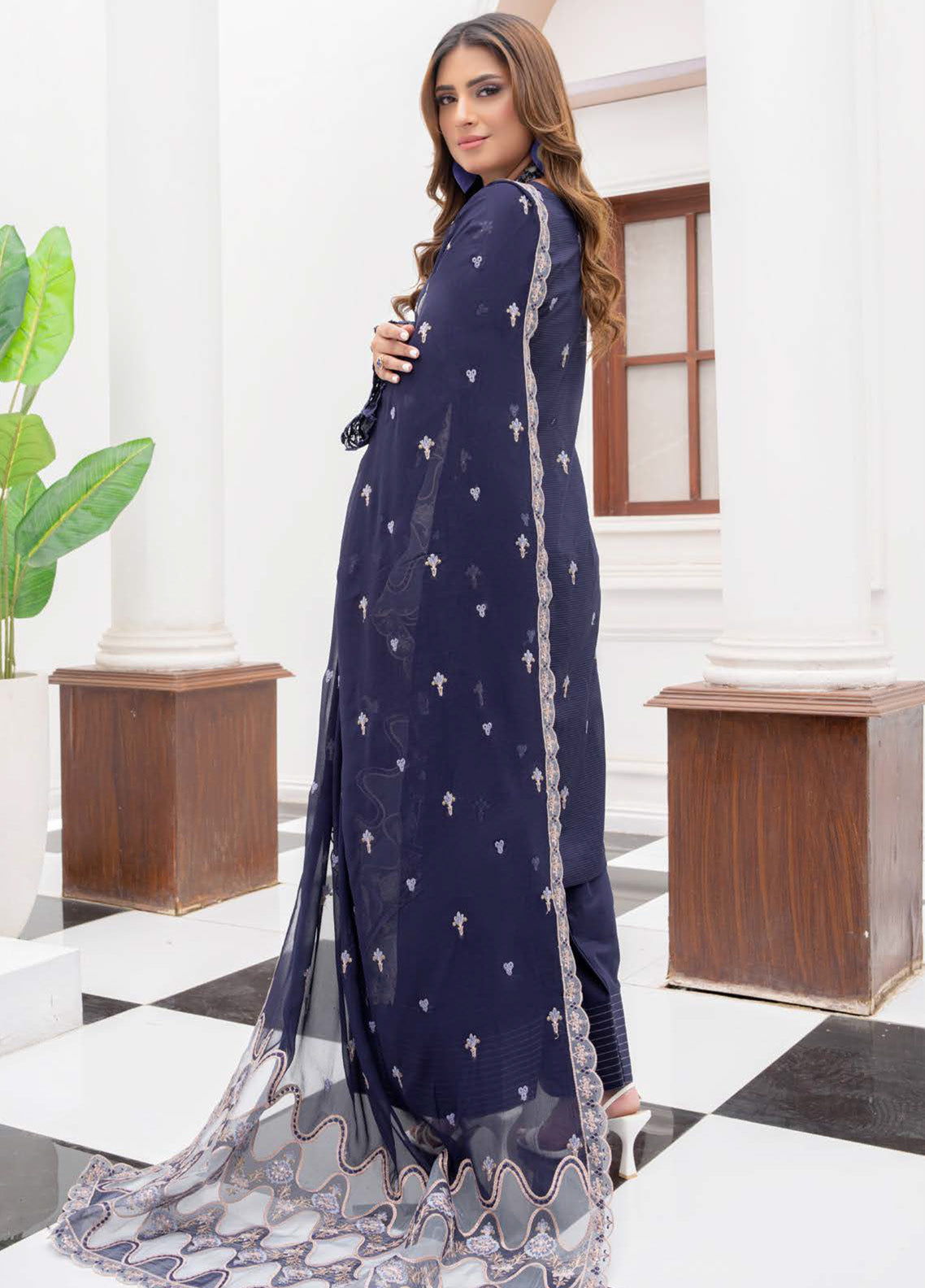 Aalaya Embroidered Lawn 3 Piece Unstitched Suit ALY25EEV3 D-04 Aalaya Embroidered Lawn 3 Piece Unstitched Suit ALY25EEV3 D-04