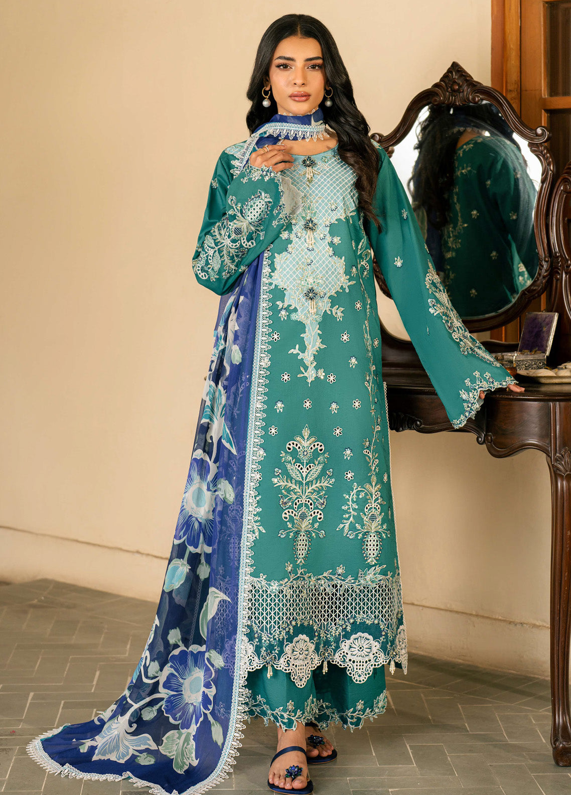 Aashiyana By Roheenaz Embroidered Lawn 3 Piece Unstitched Suit RNZ25ALL RNZ-2A ABEER Aashiyana By Roheenaz Embroidered Lawn 3 Piece Unstitched Suit RNZ25ALL RNZ-2A ABEER