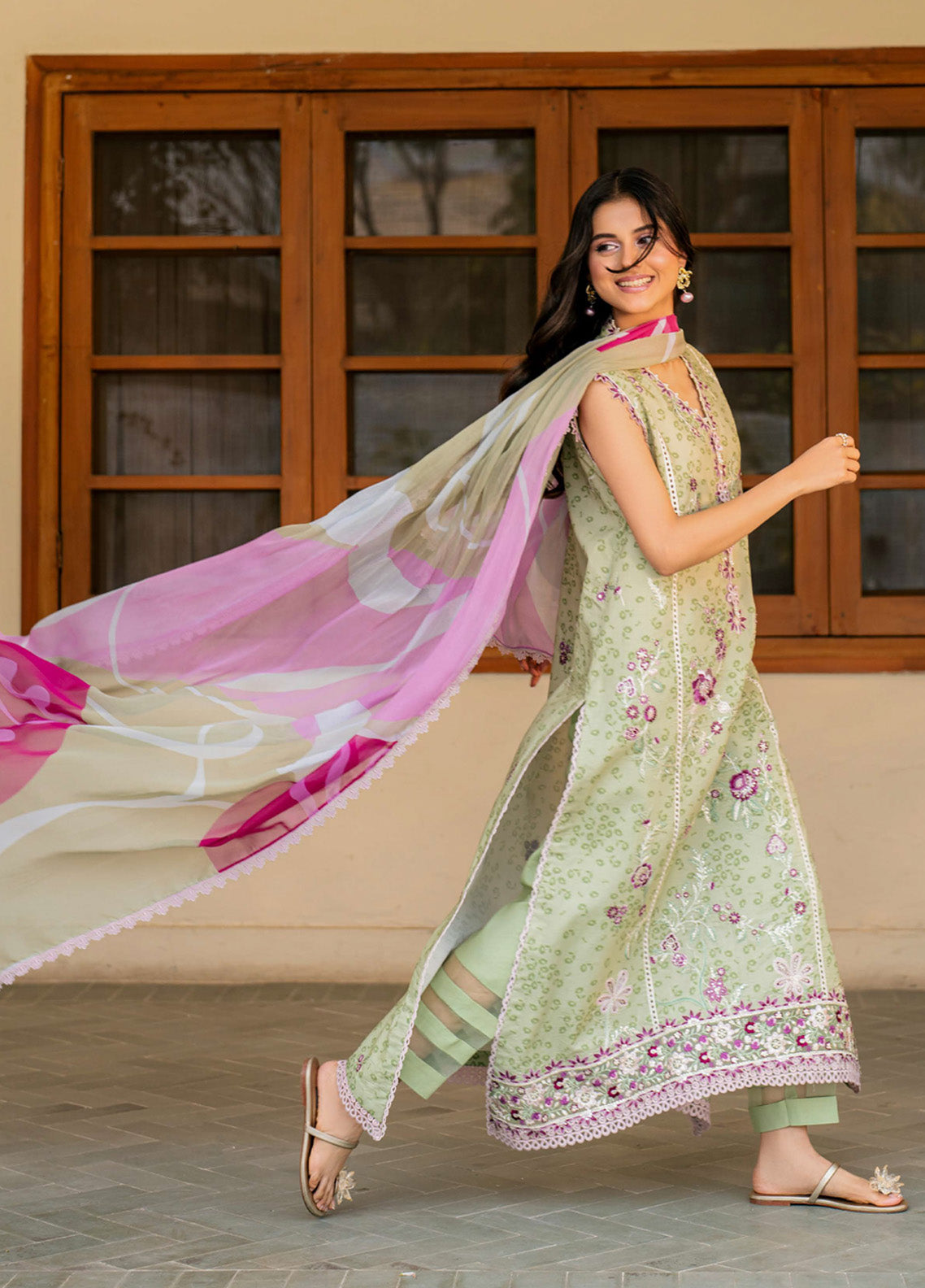 Aashiyana By Roheenaz Embroidered Lawn 3 Piece Unstitched Suit RNZ25ALL RNZ-3B AMARA Aashiyana By Roheenaz Embroidered Lawn 3 Piece Unstitched Suit RNZ25ALL RNZ-3B AMARA