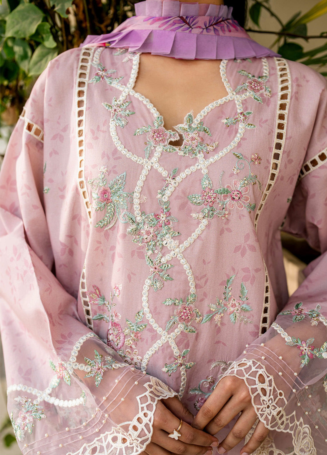 Aashiyana By Roheenaz Embroidered Lawn 3 Piece Unstitched Suit RNZ25ALL RNZ-4A AMEEMA Aashiyana By Roheenaz Embroidered Lawn 3 Piece Unstitched Suit RNZ25ALL RNZ-4A AMEEMA