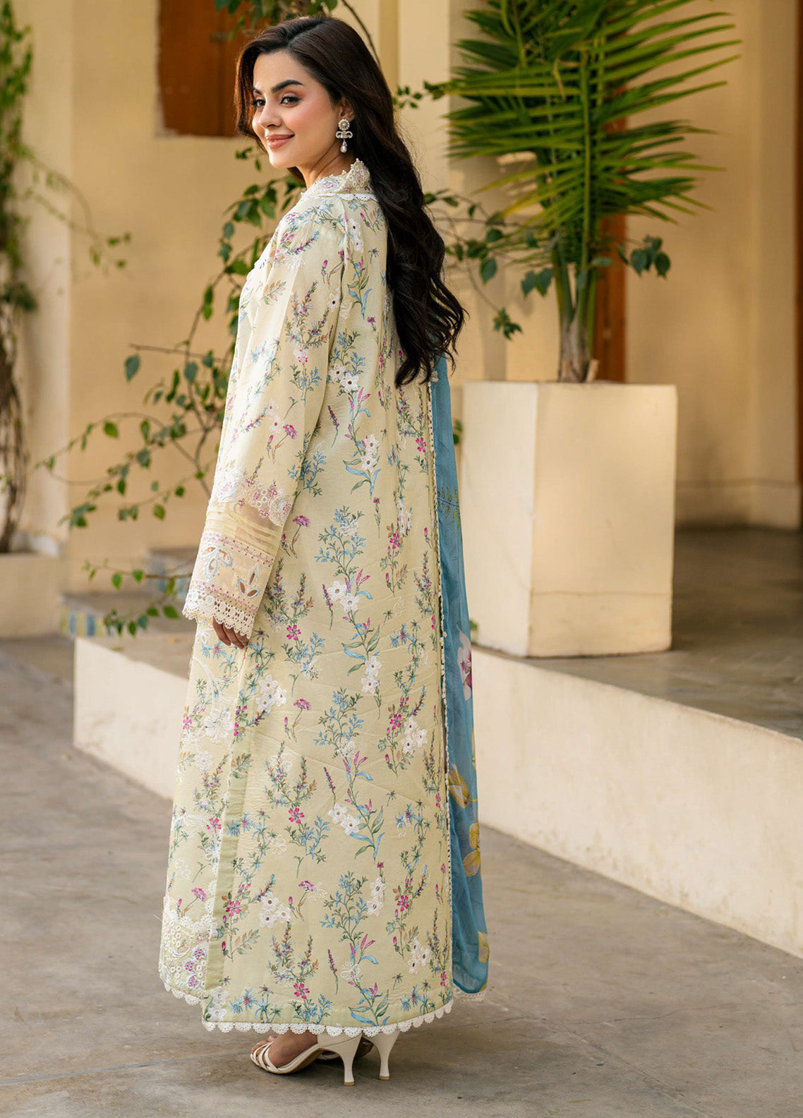 Aashiyana By Roheenaz Embroidered Lawn 3 Piece Unstitched Suit RNZ25ALL RNZ-5B MAHA Aashiyana By Roheenaz Embroidered Lawn 3 Piece Unstitched Suit RNZ25ALL RNZ-5B MAHA