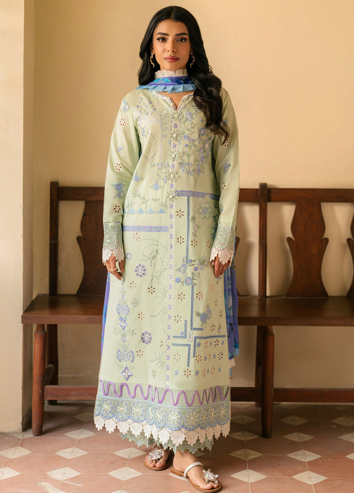 Aashiyana By Roheenaz Embroidered Lawn 3 Piece Unstitched Suit RNZ25ALL RNZ-7A ZUMAR Aashiyana By Roheenaz Embroidered Lawn 3 Piece Unstitched Suit RNZ25ALL RNZ-7A ZUMAR