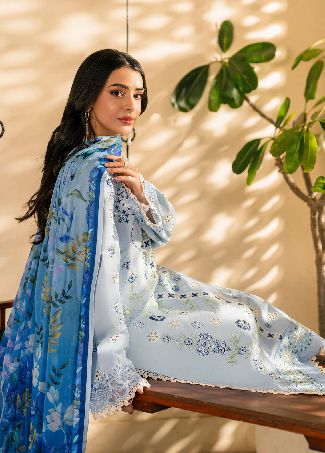 Aashiyana By Roheenaz Embroidered Lawn 3 Piece Unstitched Suit RNZ25ALL RNZ-7B MAHNOOR Aashiyana By Roheenaz Embroidered Lawn 3 Piece Unstitched Suit RNZ25ALL RNZ-7B MAHNOOR