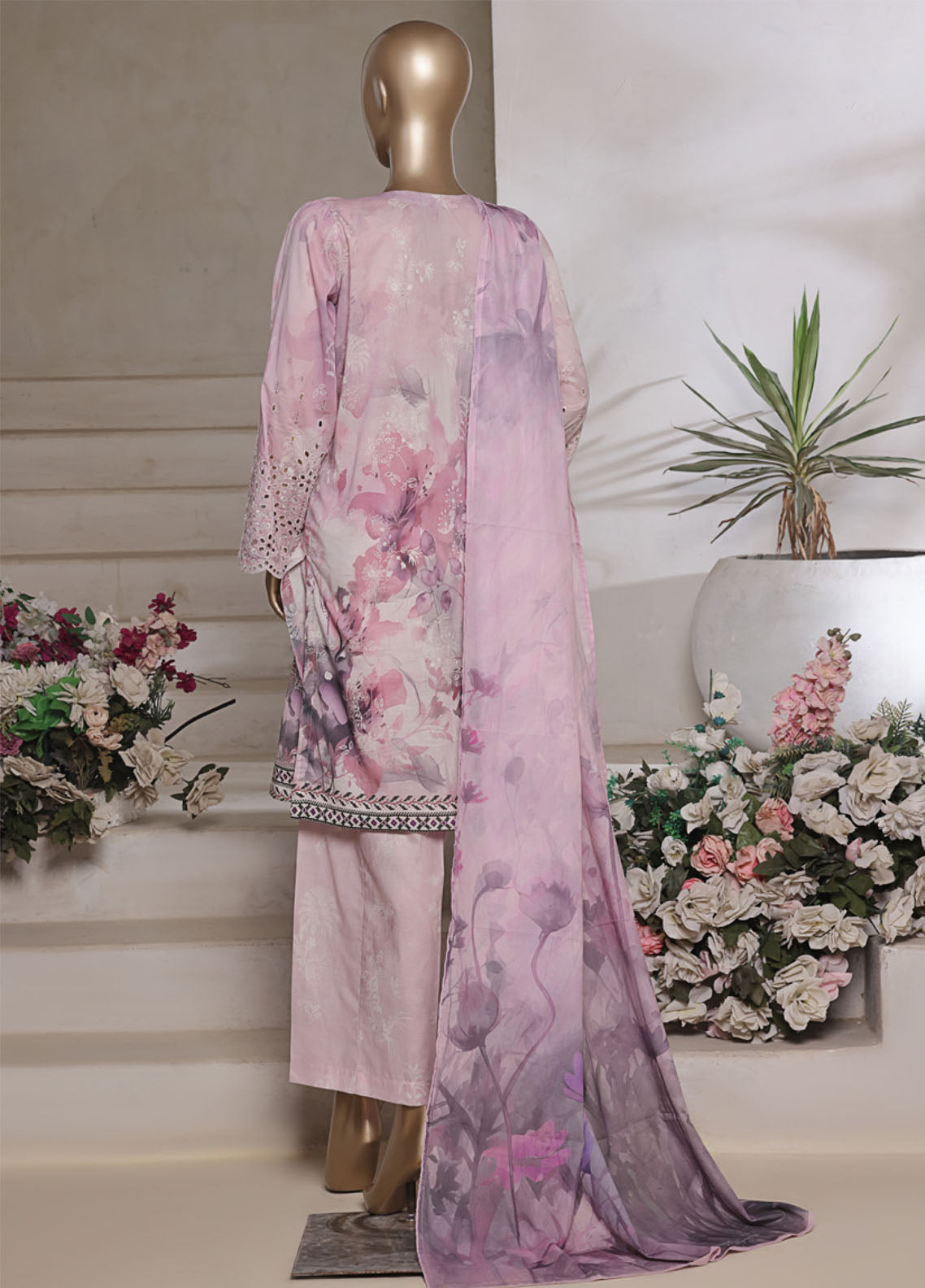 Aashkaar By HZ Textile Embroidered Cotton Lawn 3 Piece Stitched Suit HZ25APECLV3 LPE-541 Aashkaar By HZ Textile Embroidered Cotton Lawn 3 Piece Stitched Suit HZ25APECLV3 LPE-541