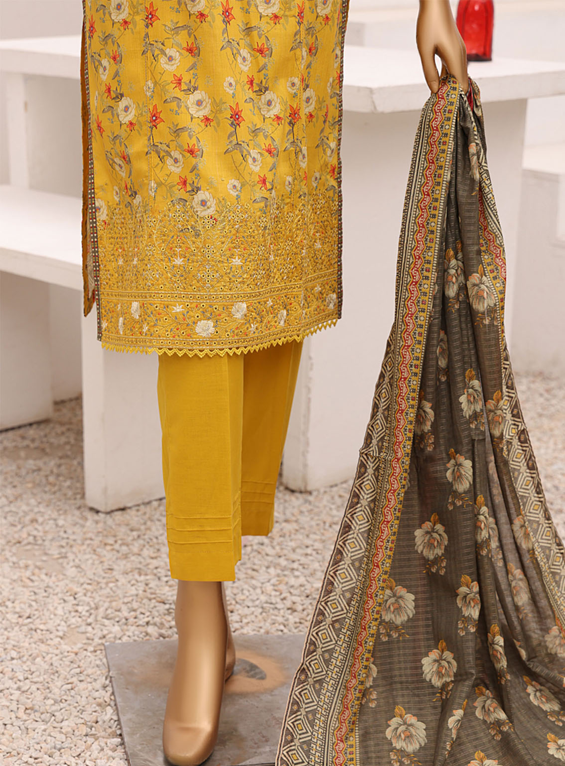 Aashkaar By HZ Textile Embroidered Lawn 3 Piece Stitched Suit HZ24AV5 AEL-401 Aashkaar By HZ Textile Embroidered Lawn 3 Piece Stitched Suit HZ24AV5 AEL-401