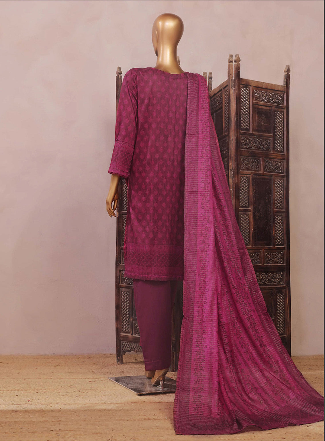 Aashkaar By HZ Textile Embroidered Lawn 3 Piece Stitched Suit HZ25AV3 PEC-103 BURNT MAROON Aashkaar By HZ Textile Embroidered Lawn 3 Piece Stitched Suit HZ25AV3 PEC-103 BURNT MAROON