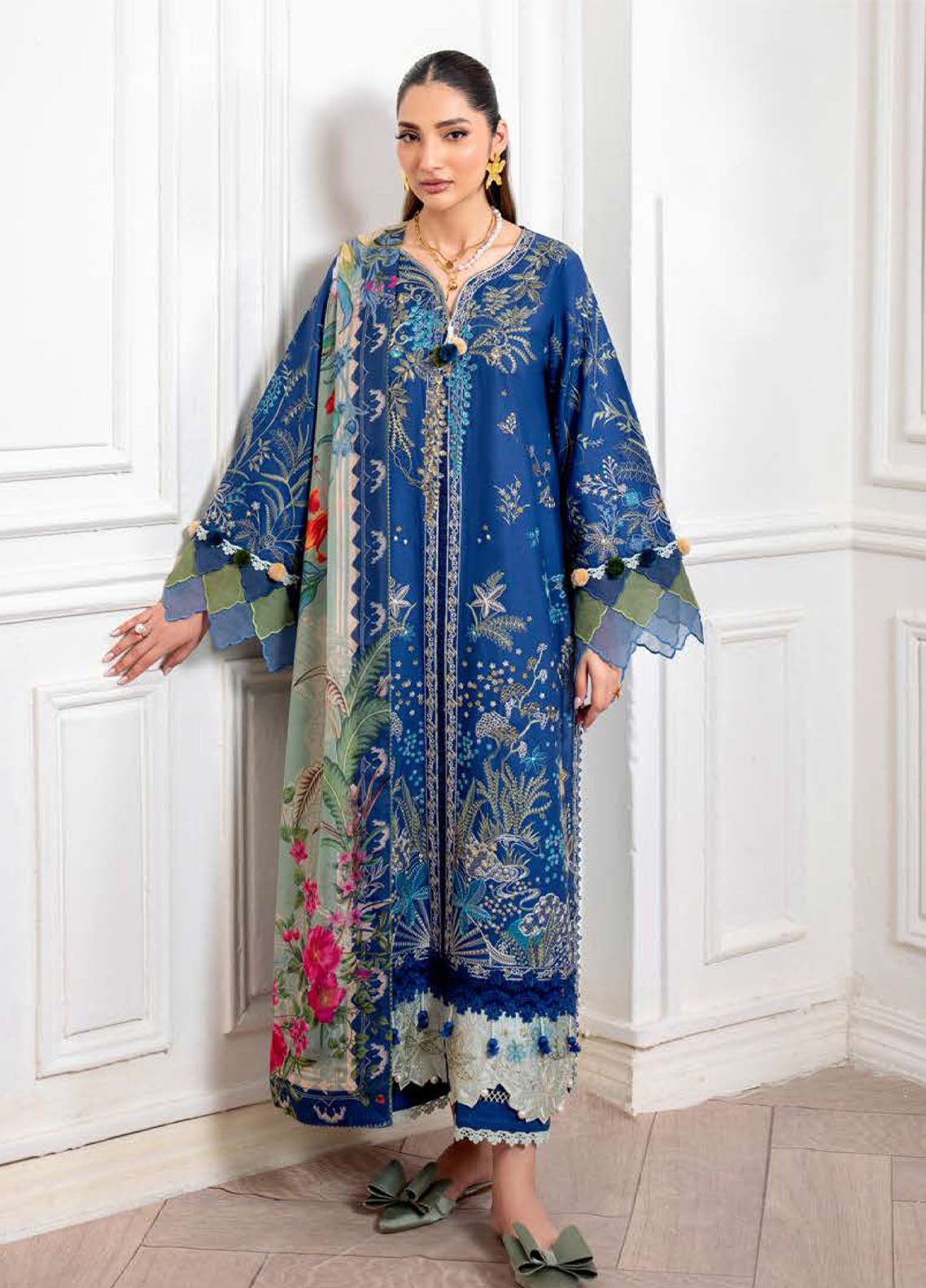 Aezel By Roheenaz Embroidered Cambric 3 Piece Unstitched Suit RNZ25AEC D-1A INSHA Aezel By Roheenaz Embroidered Cambric 3 Piece Unstitched Suit RNZ25AEC D-1A INSHA