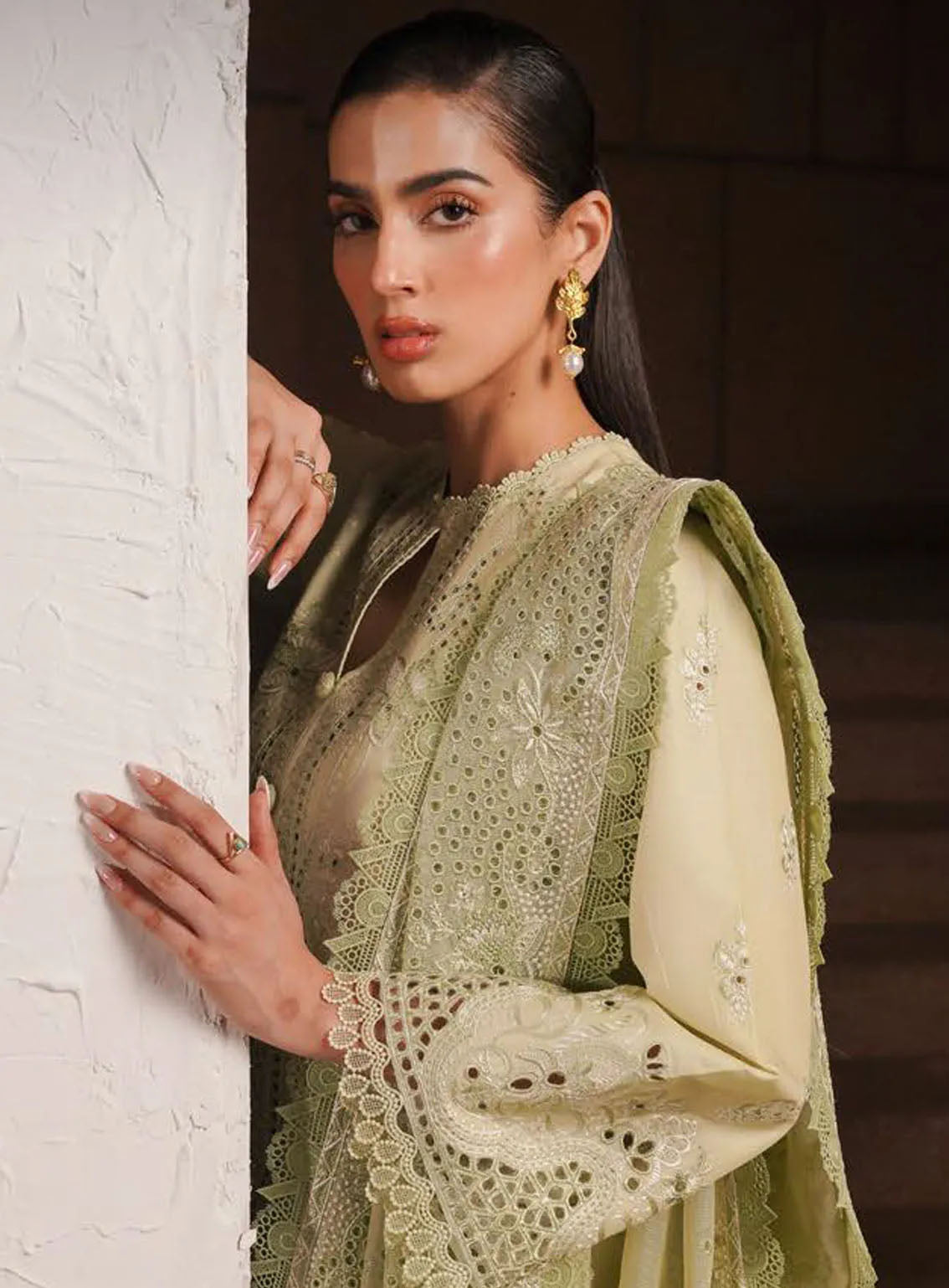 Afrozeh Festive Chikankari Lawn 3 Piece Unstitched Suit AF24CL KELLY Afrozeh Festive Chikankari Lawn 3 Piece Unstitched Suit AF24CL KELLY