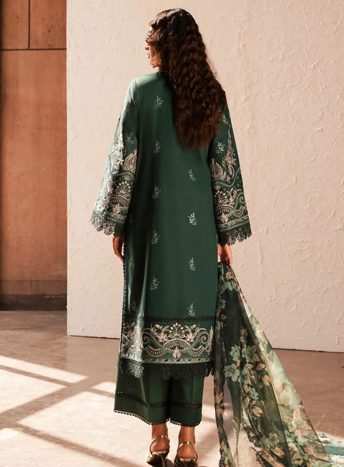 Afrozeh Festive Chikankari Lawn 3 Piece Unstitched Suit AF24CL VIRIDIAN Afrozeh Festive Chikankari Lawn 3 Piece Unstitched Suit AF24CL VIRIDIAN