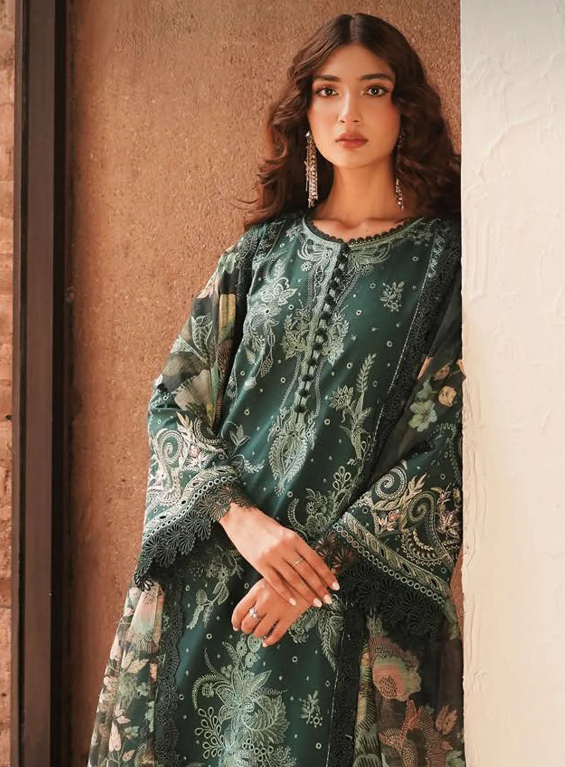 Afrozeh Festive Chikankari Lawn 3 Piece Unstitched Suit AF24CL VIRIDIAN Afrozeh Festive Chikankari Lawn 3 Piece Unstitched Suit AF24CL VIRIDIAN