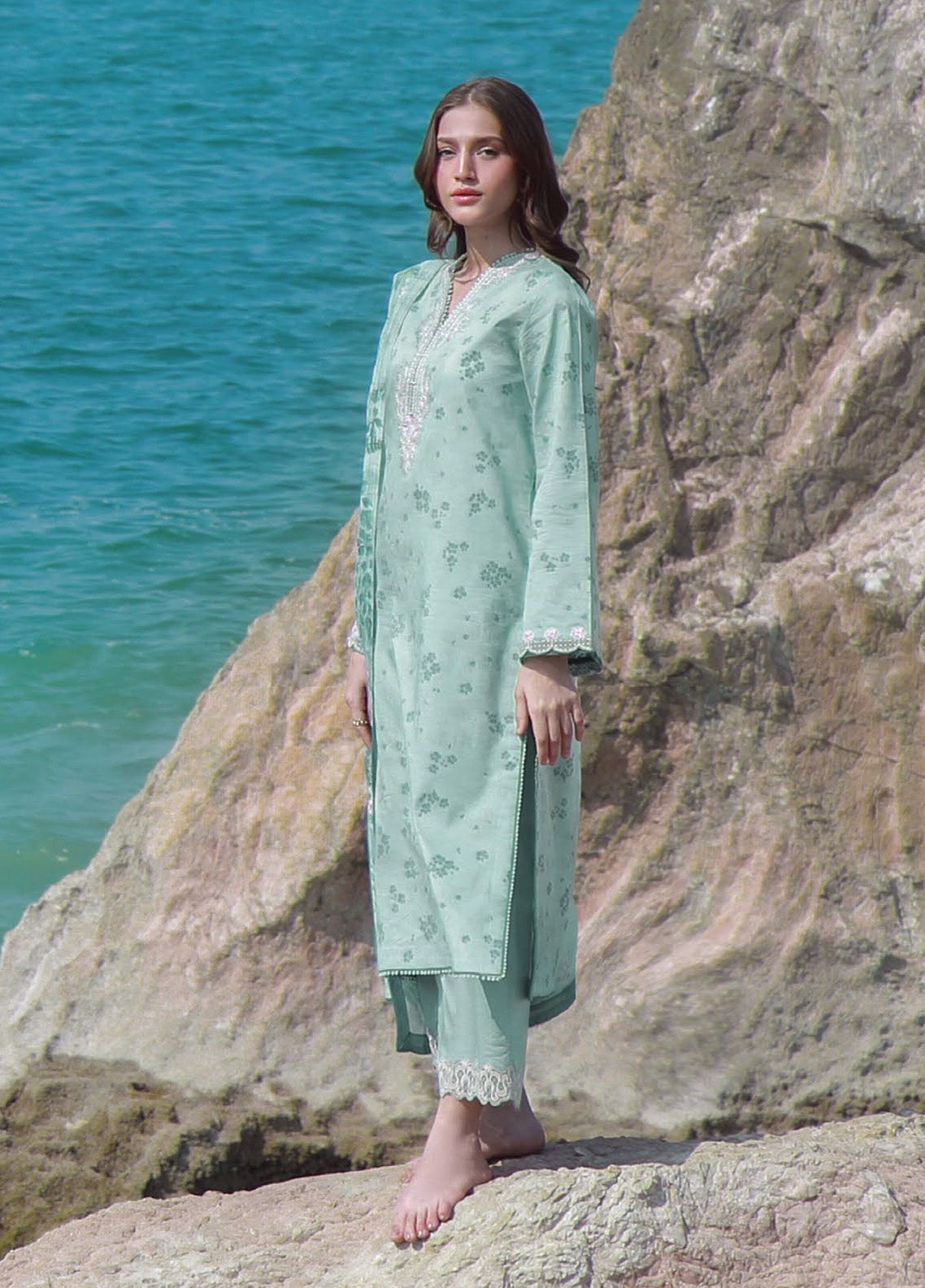 Afsanah By Seran Embroidered Lawn 3 Piece Unstitched Suit SRN25AC1 D-01 NYLA Afsanah By Seran Embroidered Lawn 3 Piece Unstitched Suit SRN25AC1 D-01 NYLA