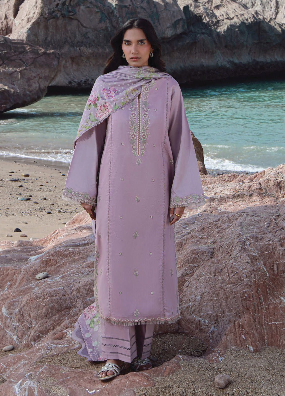 Afsanah By Seran Embroidered Lawn 3 Piece Unstitched Suit SRN25AC1 D-04 NIHAL Afsanah By Seran Embroidered Lawn 3 Piece Unstitched Suit SRN25AC1 D-04 NIHAL