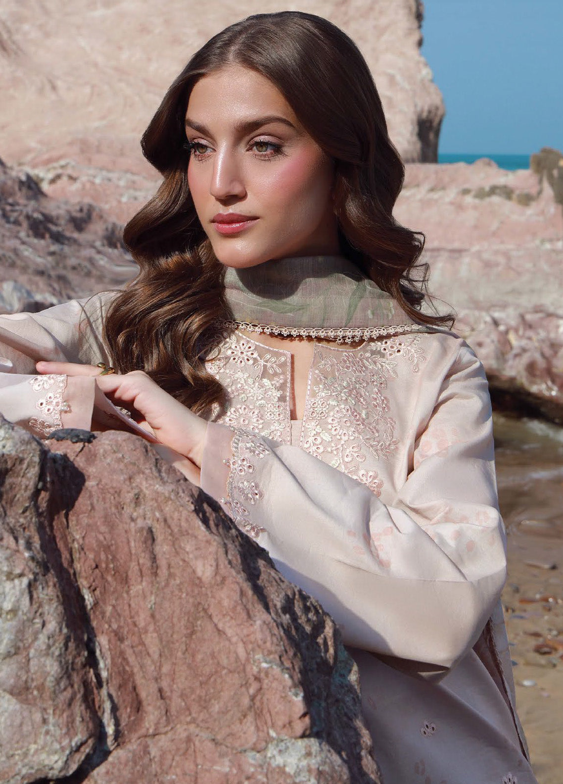 Afsanah By Seran Embroidered Lawn 3 Piece Unstitched Suit SRN25AC1 D-05 RUMI Afsanah By Seran Embroidered Lawn 3 Piece Unstitched Suit SRN25AC1 D-05 RUMI