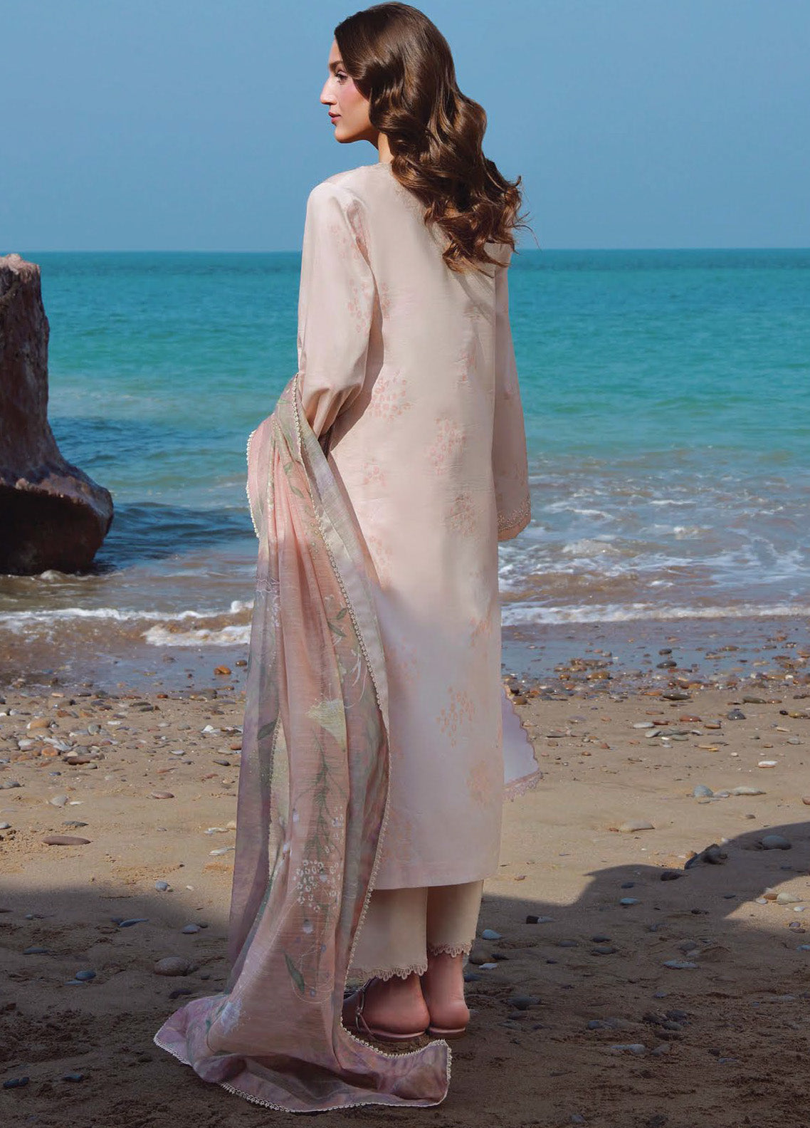 Afsanah By Seran Embroidered Lawn 3 Piece Unstitched Suit SRN25AC1 D-05 RUMI Afsanah By Seran Embroidered Lawn 3 Piece Unstitched Suit SRN25AC1 D-05 RUMI