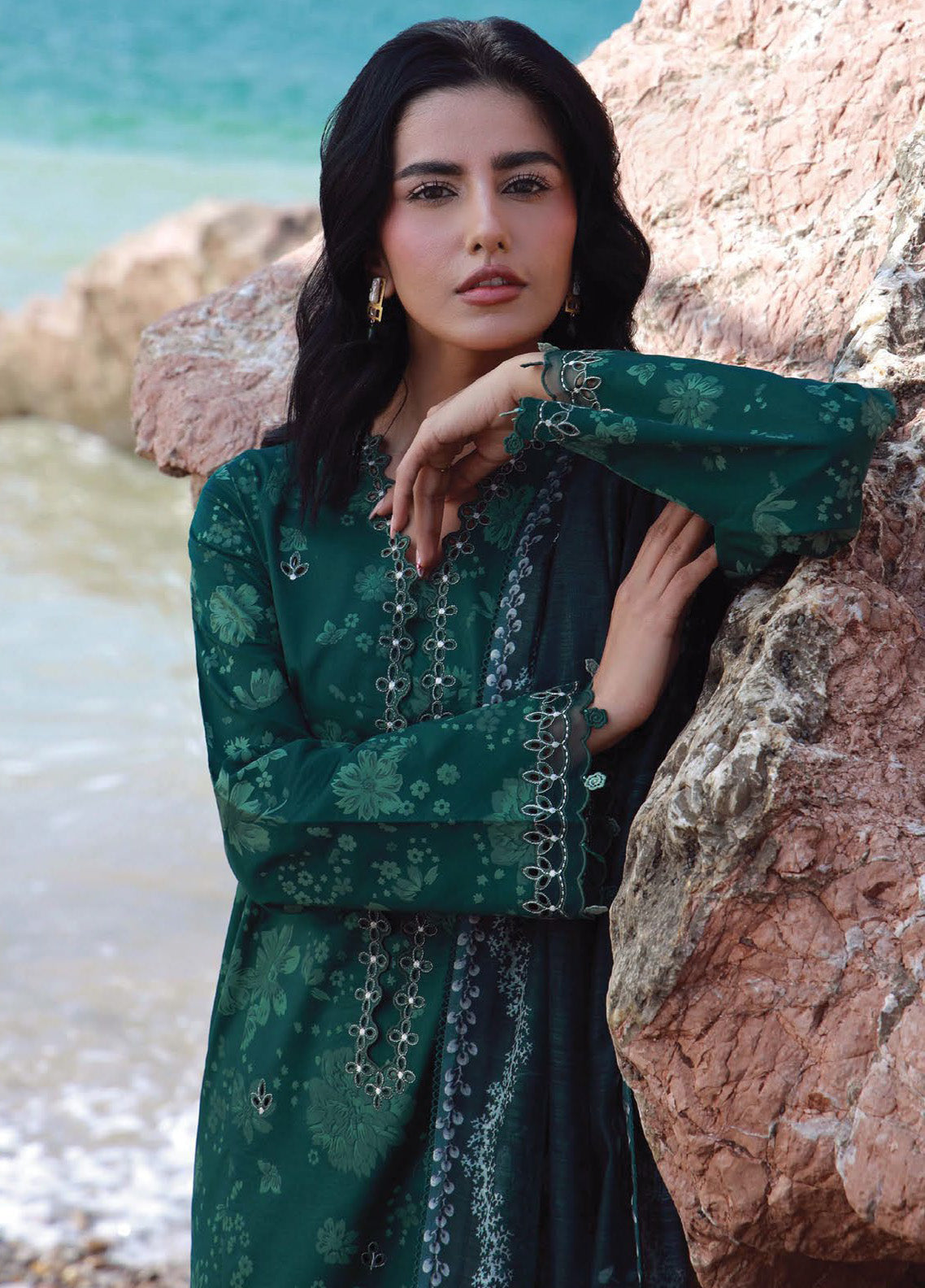 Afsanah By Seran Embroidered Lawn 3 Piece Unstitched Suit SRN25AC1 D-11 ARZU Afsanah By Seran Embroidered Lawn 3 Piece Unstitched Suit SRN25AC1 D-11 ARZU