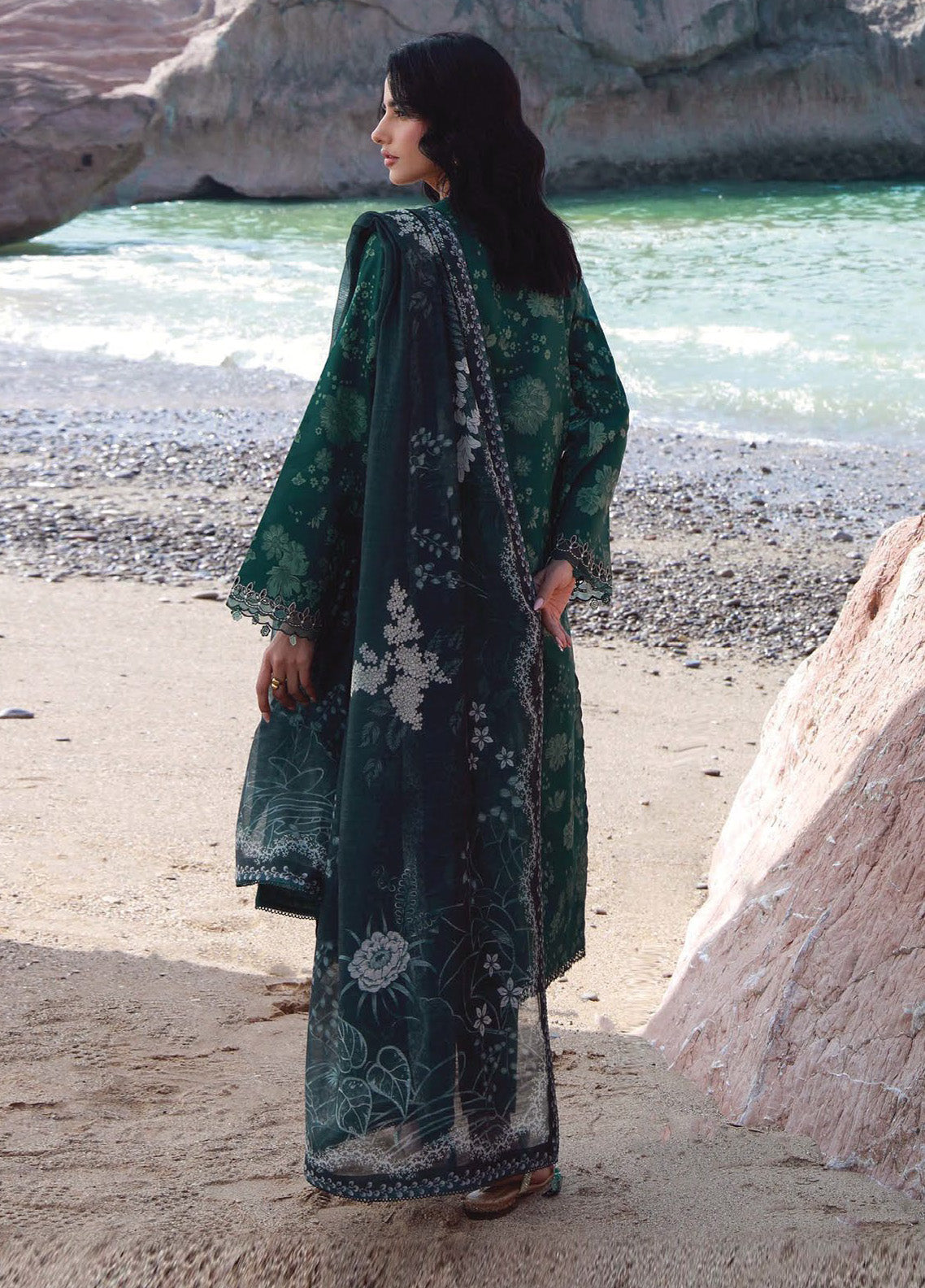 Afsanah By Seran Embroidered Lawn 3 Piece Unstitched Suit SRN25AC1 D-11 ARZU Afsanah By Seran Embroidered Lawn 3 Piece Unstitched Suit SRN25AC1 D-11 ARZU