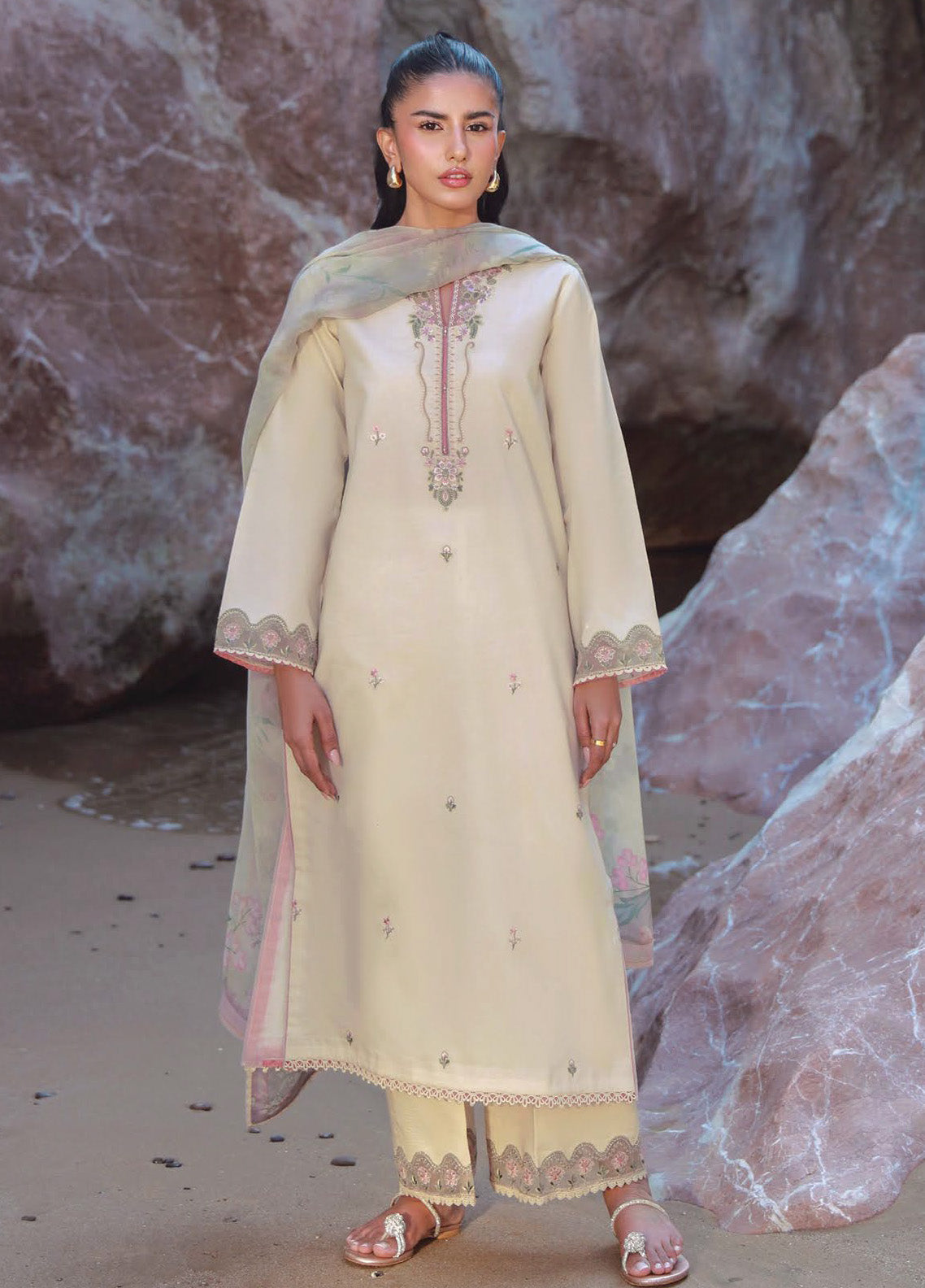 Afsanah By Seran Embroidered Lawn 3 Piece Unstitched Suit SRN25AC1 D-14 AYLIN Afsanah By Seran Embroidered Lawn 3 Piece Unstitched Suit SRN25AC1 D-14 AYLIN