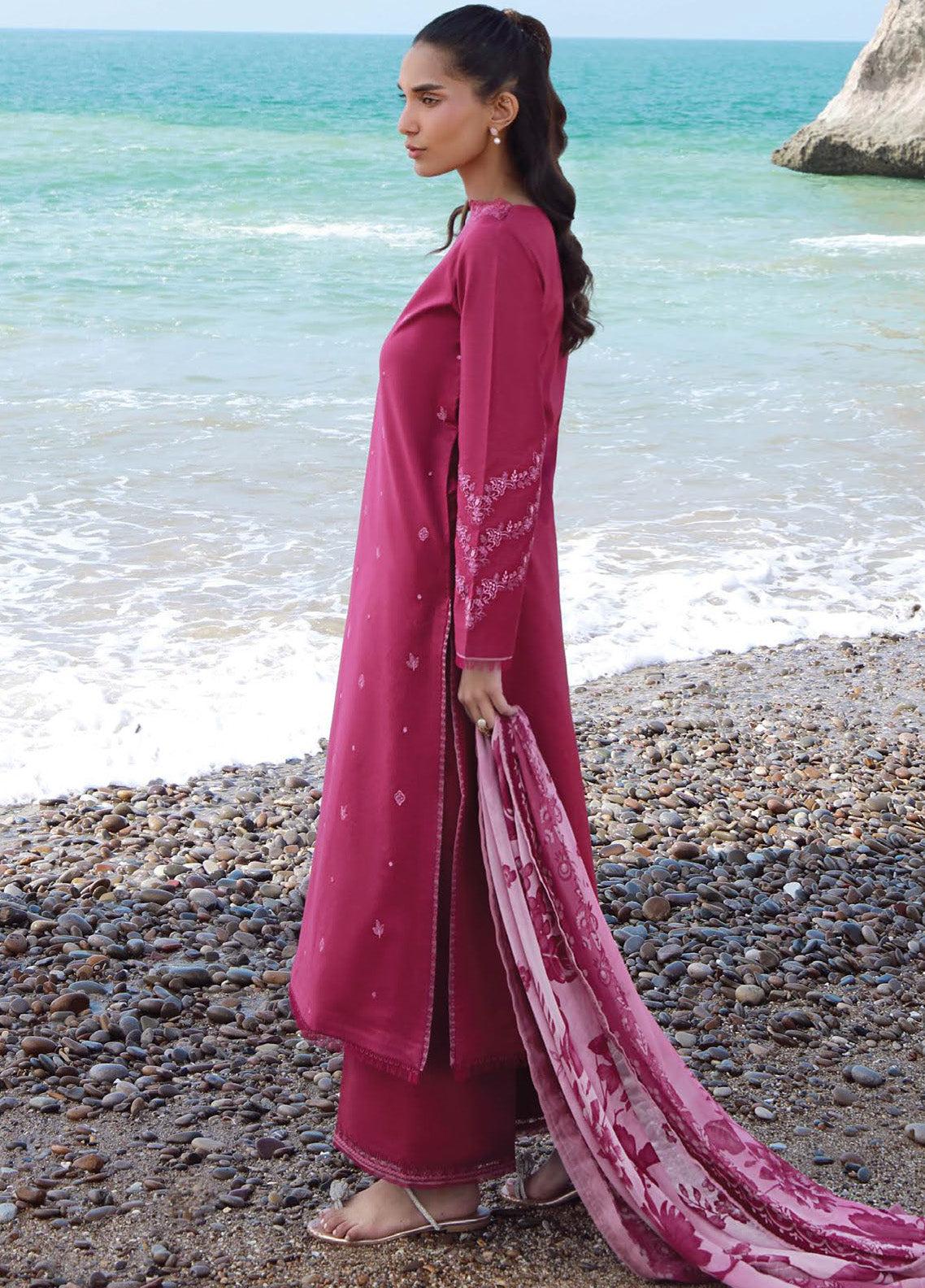 Afsanah By Seran Embroidered Lawn 3 Piece Unstitched Suit SRN25AC1 D-15 ZURI Afsanah By Seran Embroidered Lawn 3 Piece Unstitched Suit SRN25AC1 D-15 ZURI