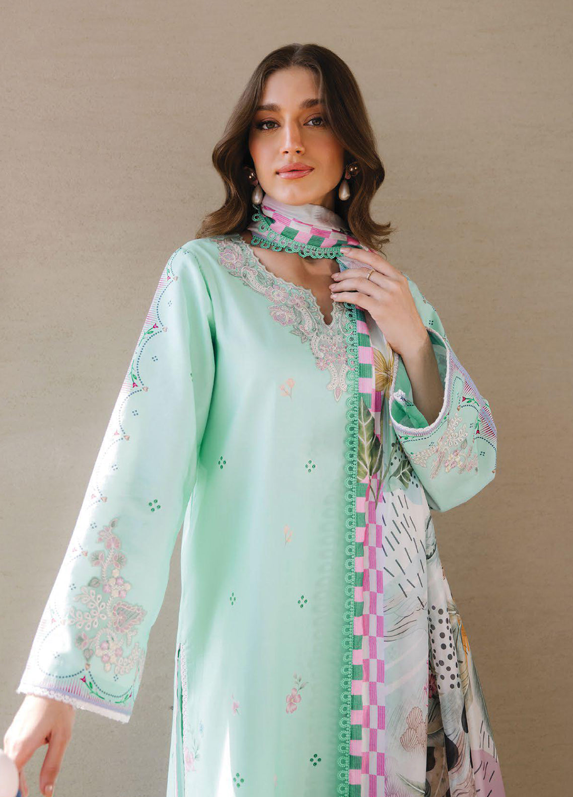 Afsanah By Seran Embroidered Lawn 3 Piece Unstitched Suit SRN26AV1 D-14 ELAYA Afsanah By Seran Embroidered Lawn 3 Piece Unstitched Suit SRN26AV1 D-14 ELAYA