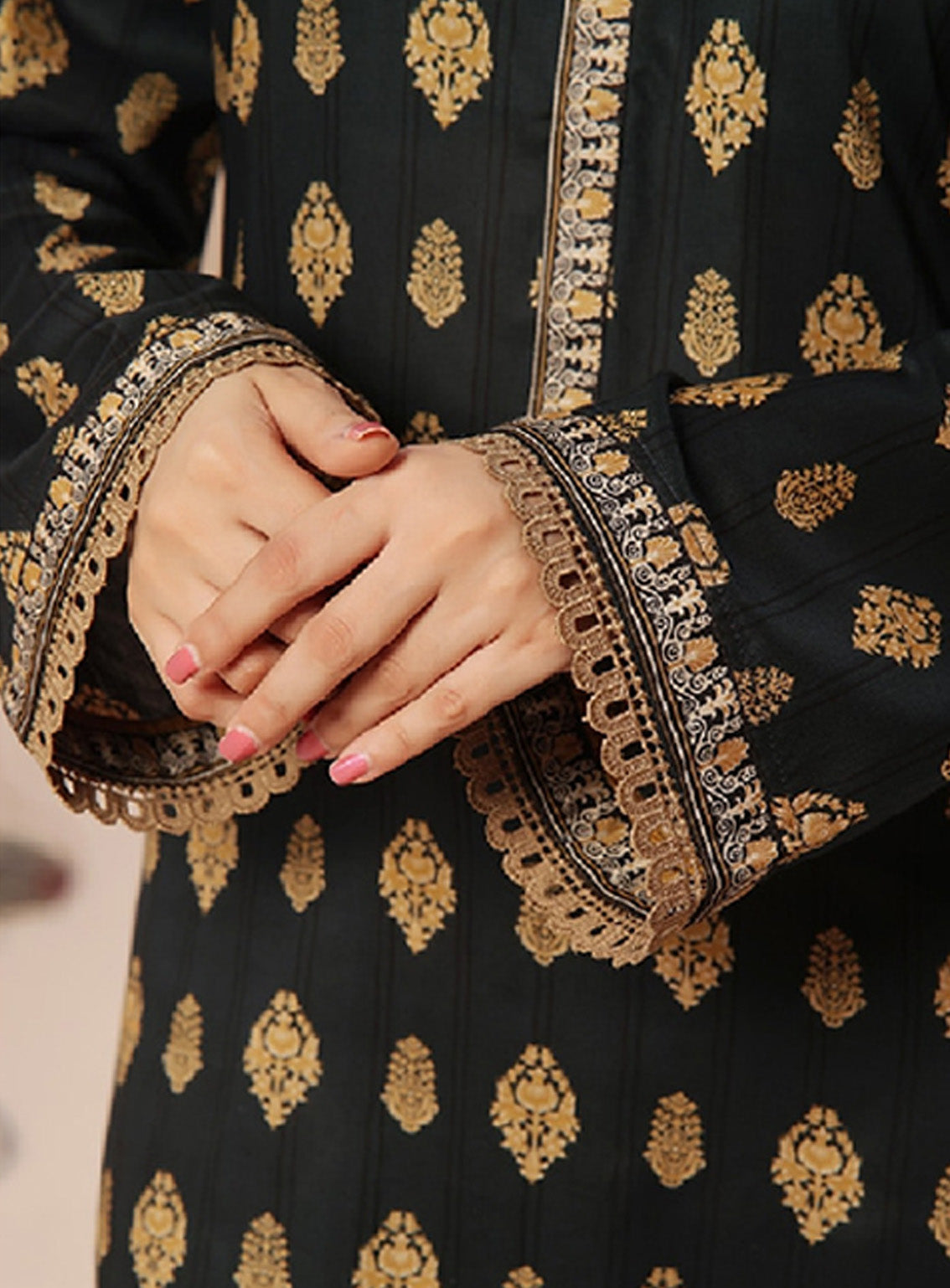 Aiza & Momina By Aizal Printed Lawn 2 Piece Stitched Suit AL25A&M D-531 Aiza & Momina By Aizal Printed Lawn 2 Piece Stitched Suit AL25A&M D-531