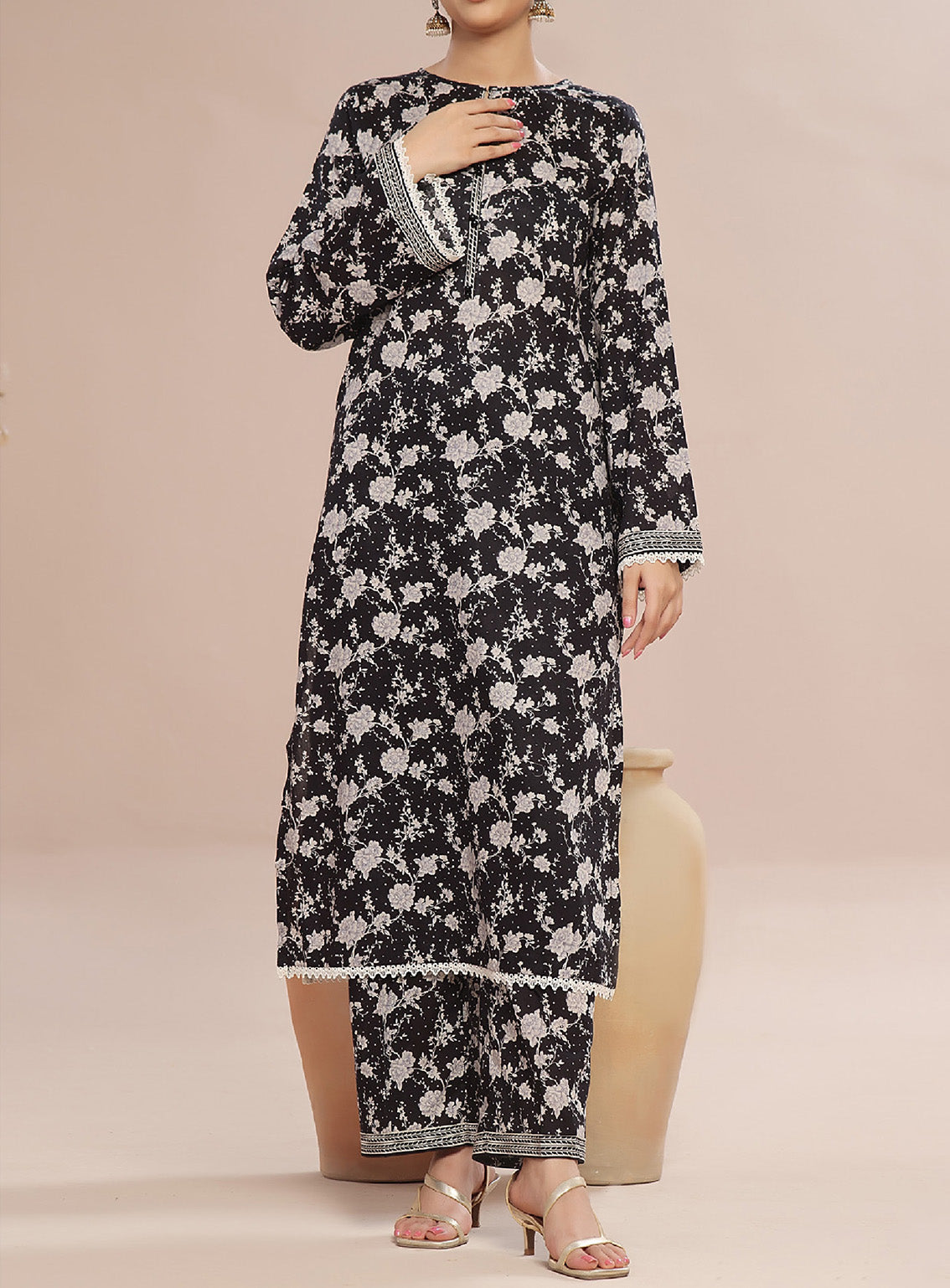 Aiza & Momina By Aizal Printed Lawn 2 Piece Stitched Suit AL25A&M D-532 Aiza & Momina By Aizal Printed Lawn 2 Piece Stitched Suit AL25A&M D-532