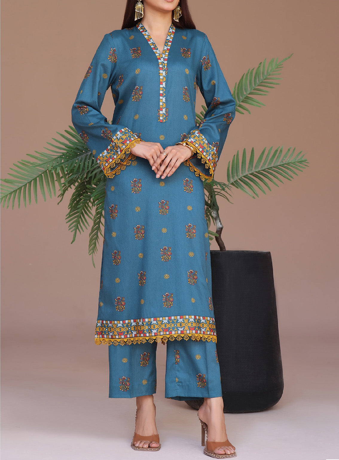 Aiza & Momina By Aizal Printed Lawn 2 Piece Stitched Suit AL25A&M D-533 Aiza & Momina By Aizal Printed Lawn 2 Piece Stitched Suit AL25A&M D-533