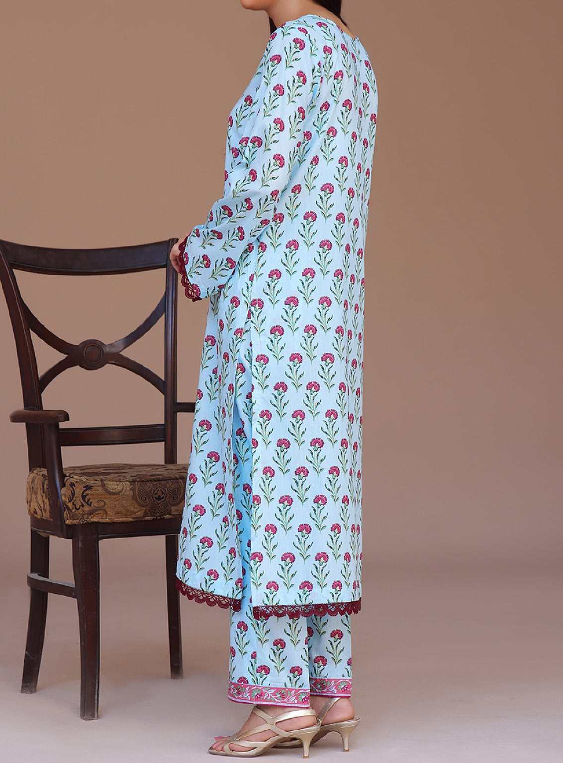 Aiza & Momina By Aizal Printed Lawn 2 Piece Stitched Suit AL25A&M D-542 Aiza & Momina By Aizal Printed Lawn 2 Piece Stitched Suit AL25A&M D-542