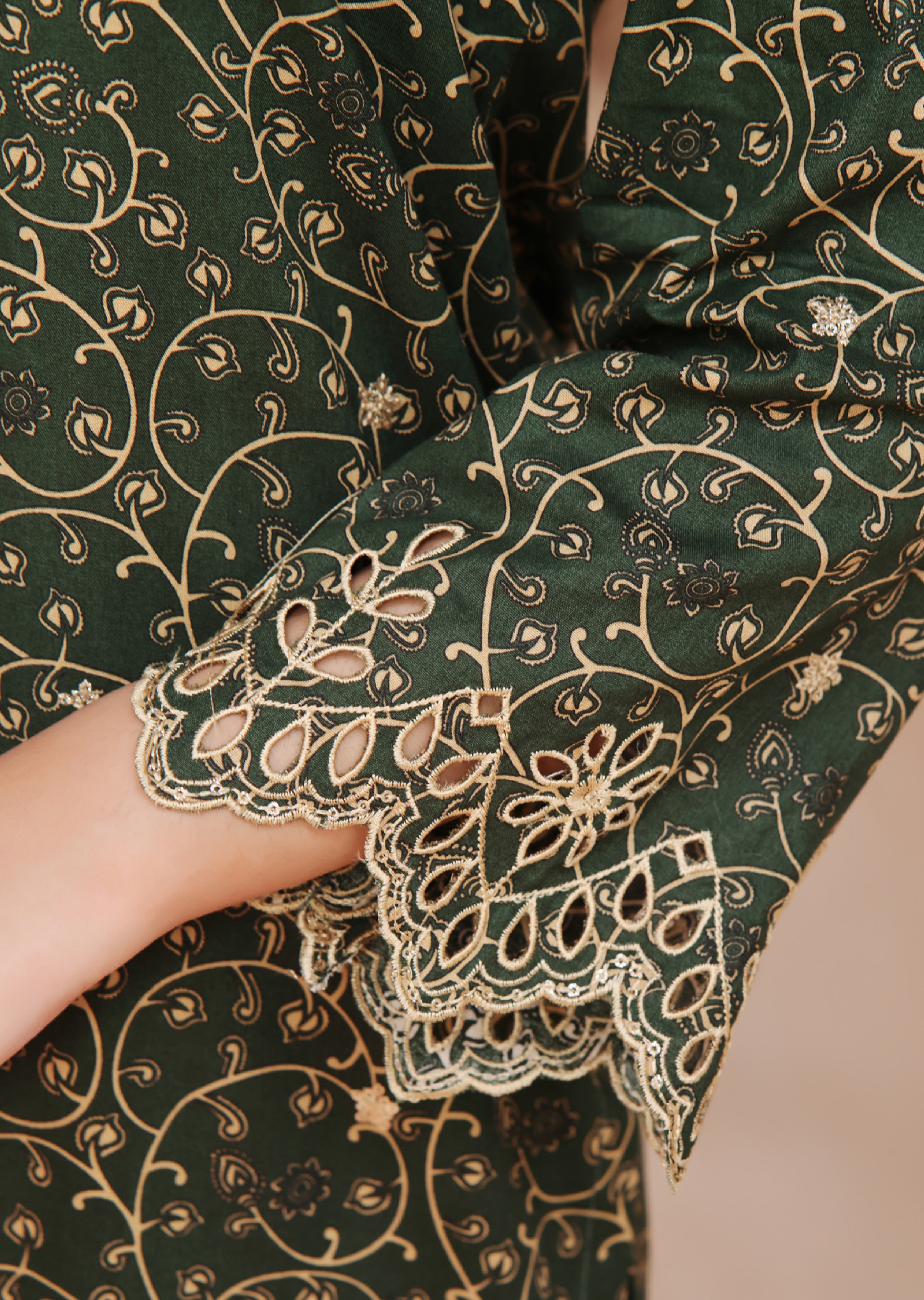 Aiza & Momina By VS Textile Chikankari Cotton 3 Piece Unstitched Suit VS24A&M-CC D-55 Aiza & Momina By VS Textile Chikankari Cotton 3 Piece Unstitched Suit VS24A&M-CC D-55