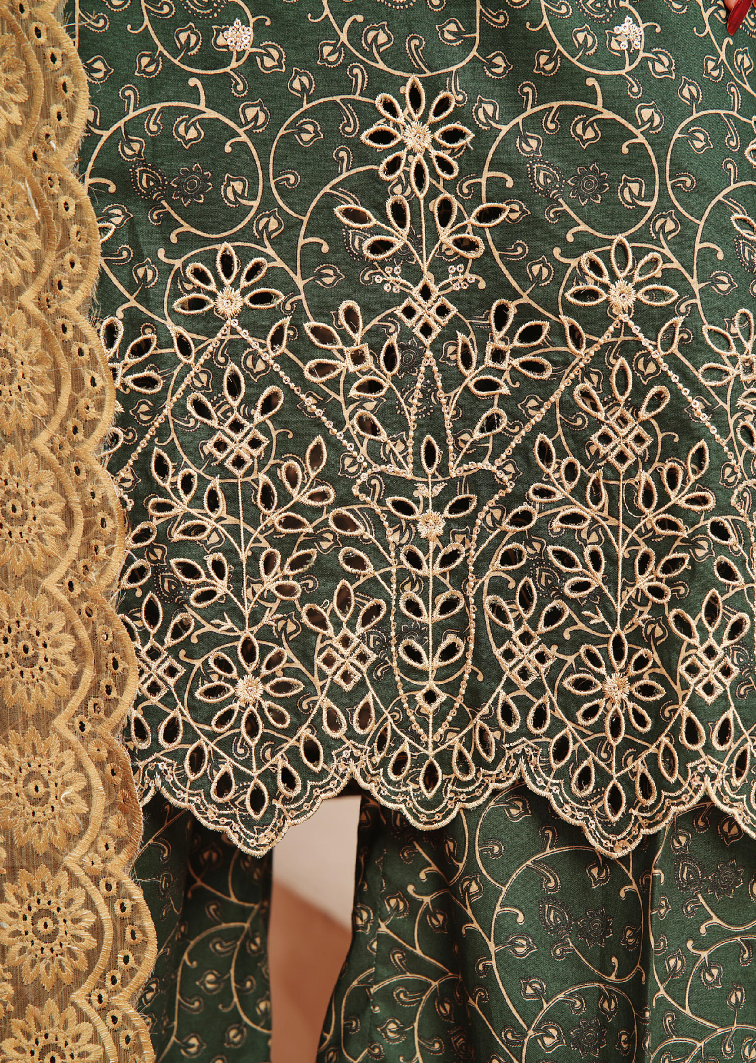 Aiza & Momina By VS Textile Chikankari Cotton 3 Piece Unstitched Suit VS24A&M-CC D-55 Aiza & Momina By VS Textile Chikankari Cotton 3 Piece Unstitched Suit VS24A&M-CC D-55