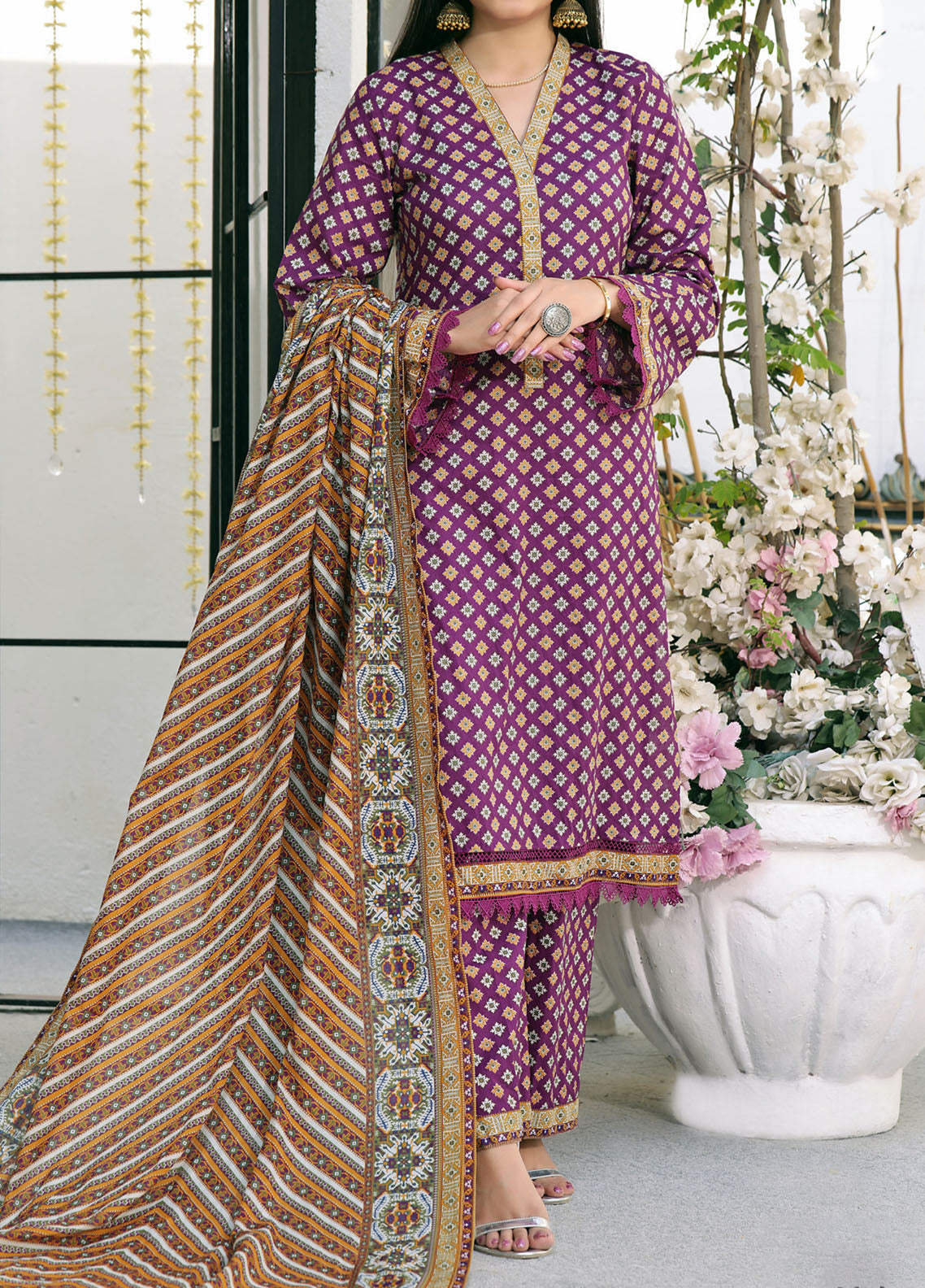 Aiza & Momina By VS Textile Printed Lawn 3 Piece Unstitched Suit VST24A&M V2 D-313 Aiza & Momina By VS Textile Printed Lawn 3 Piece Unstitched Suit VST24A&M V2 D-313