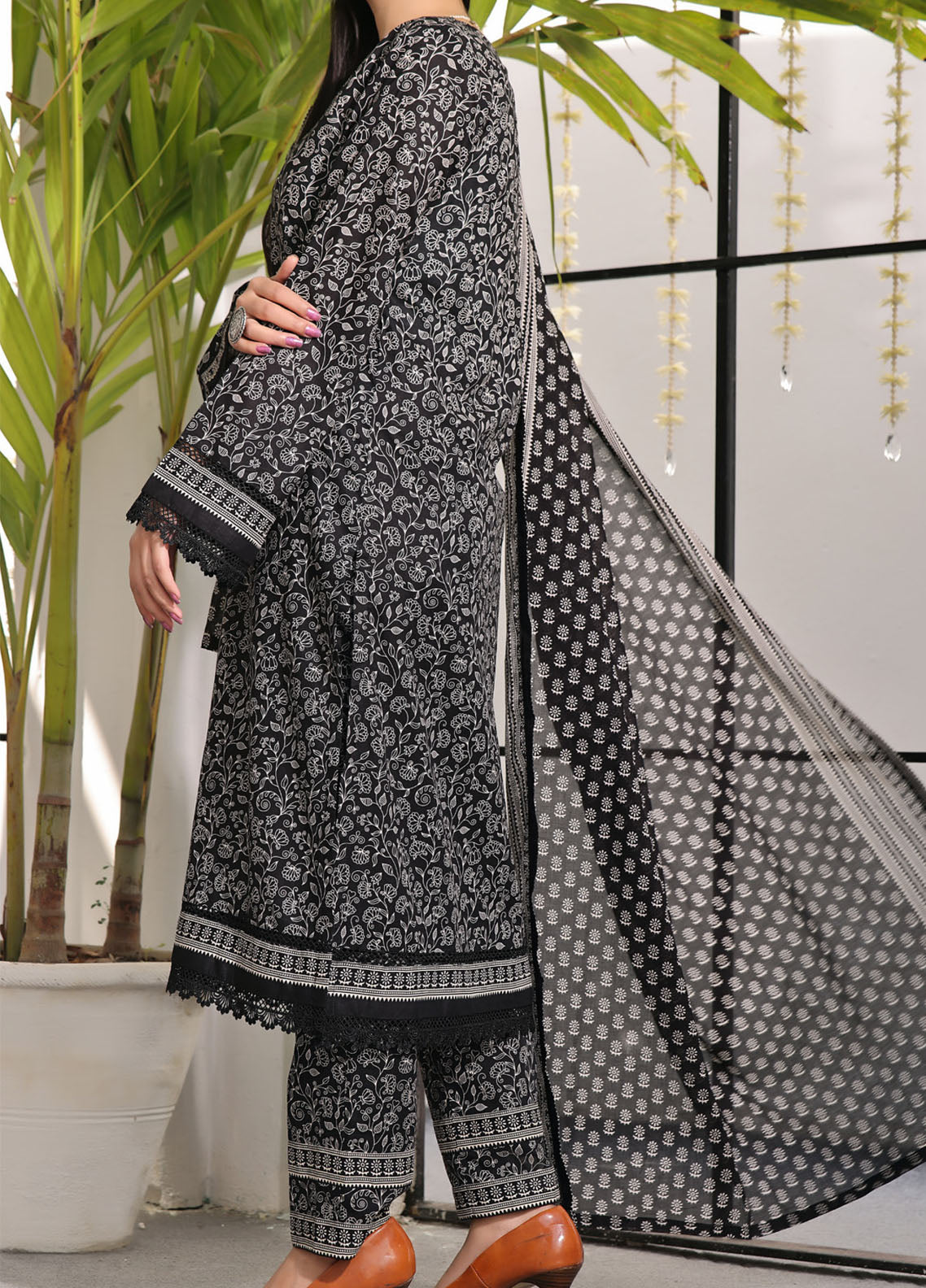 Aiza & Momina By VS Textile Printed Lawn 3 Piece Unstitched Suit VST24A&M V2 D-317 Aiza & Momina By VS Textile Printed Lawn 3 Piece Unstitched Suit VST24A&M V2 D-317