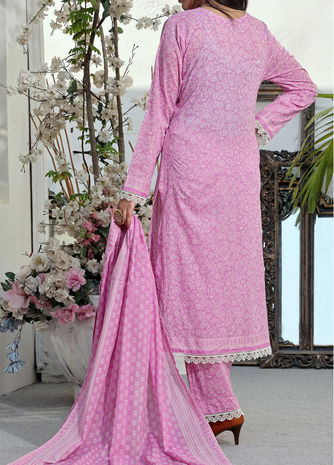 Aiza & Momina By VS Textile Printed Lawn 3 Piece Unstitched Suit VST24A&M V2 D-319 Aiza & Momina By VS Textile Printed Lawn 3 Piece Unstitched Suit VST24A&M V2 D-319