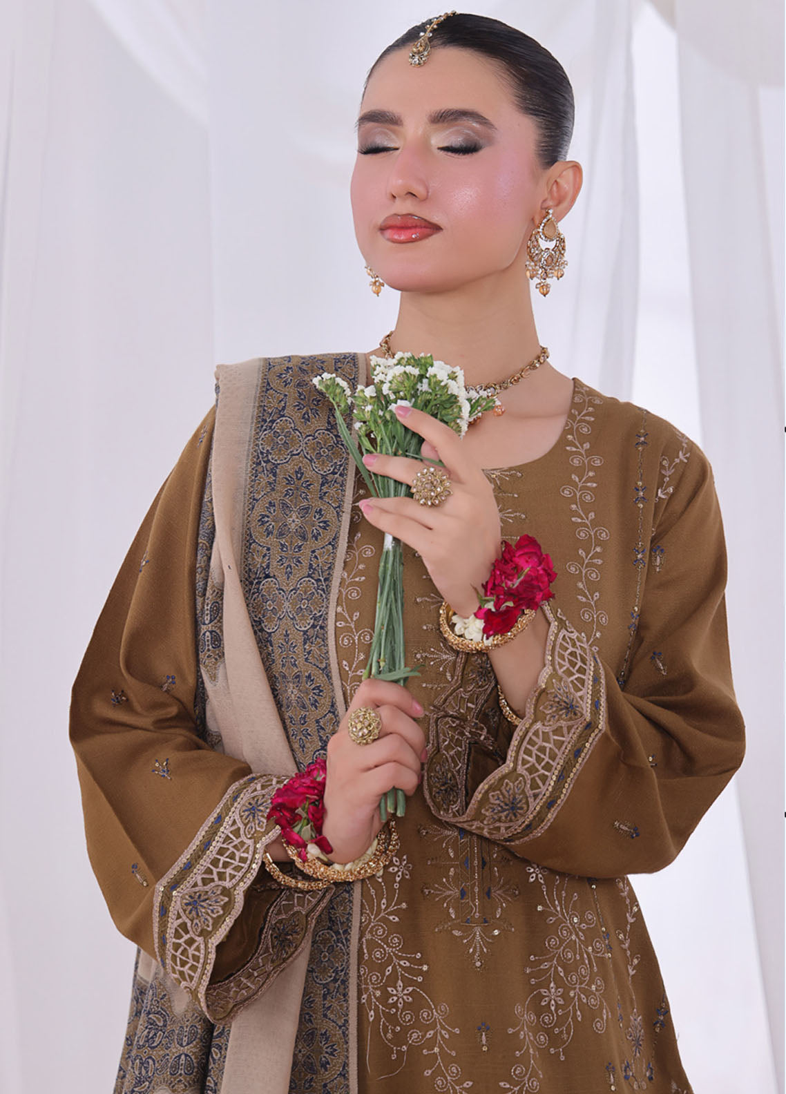 Alif By Schick Embroidered Slub Dhanak Peach 3 Piece Unstitched Suit SDH25ADP D-WJ-03 Alif By Schick Embroidered Slub Dhanak Peach 3 Piece Unstitched Suit SDH25ADP D-WJ-03