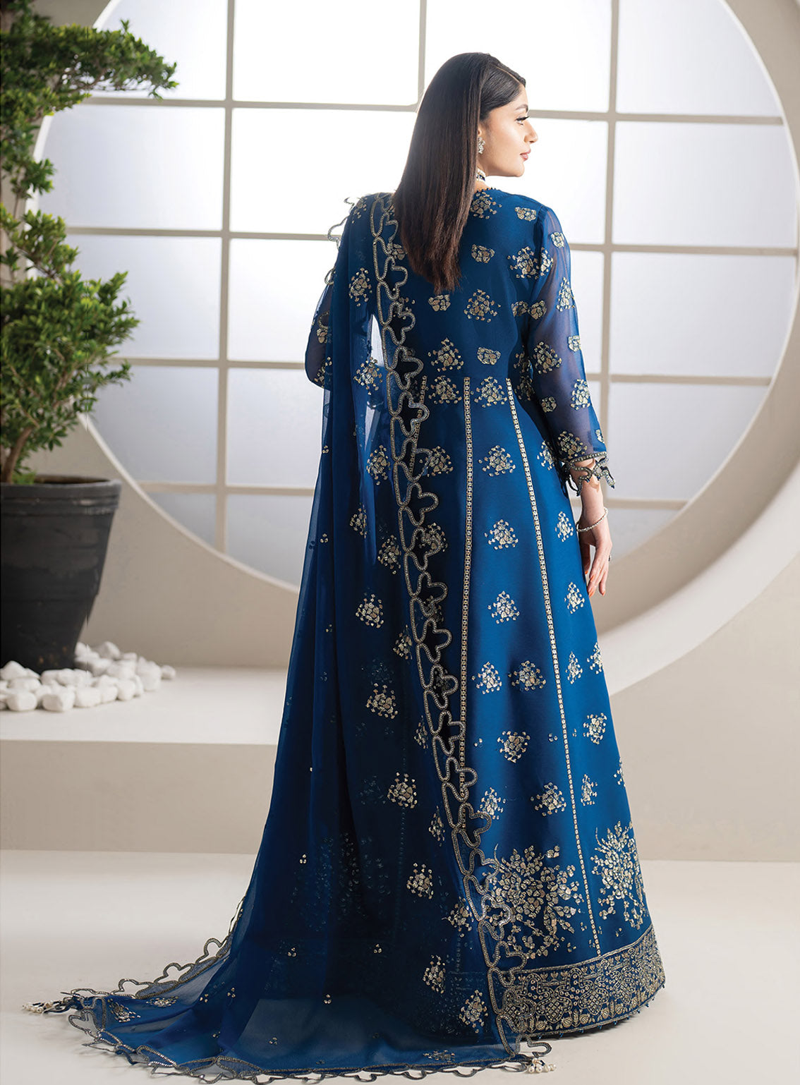 Alizeh Formals Embroidered Chiffon 3 Piece Unstitched Suit AF25AF D-2186 PERNIA Alizeh Formals Embroidered Chiffon 3 Piece Unstitched Suit AF25AF D-2186 PERNIA