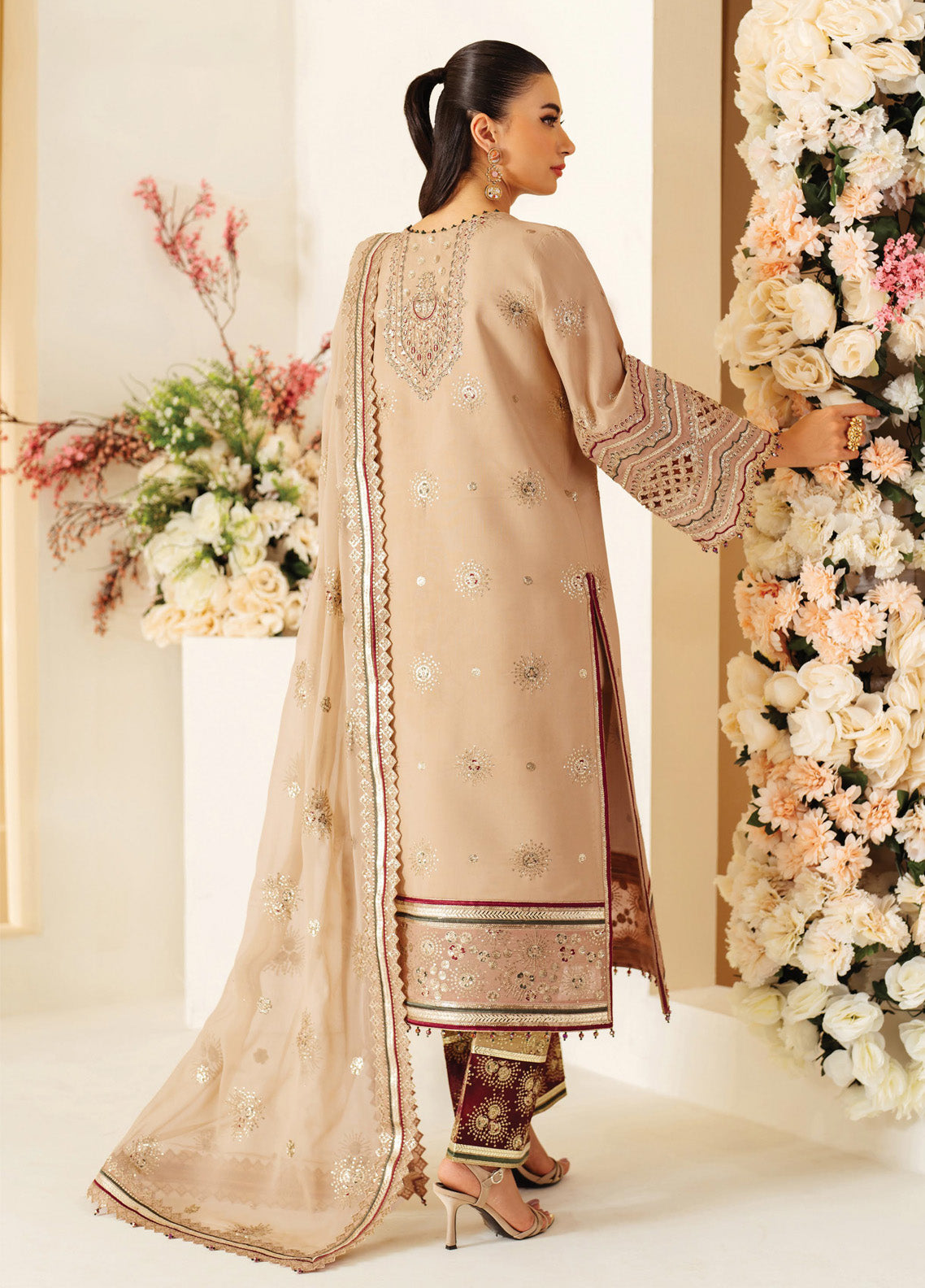 Alizeh Luxe Embroidered Raw Silk 3 Piece Unstitched Suit AF24LRS AF-RS-06-OAK Alizeh Luxe Embroidered Raw Silk 3 Piece Unstitched Suit AF24LRS AF-RS-06-OAK