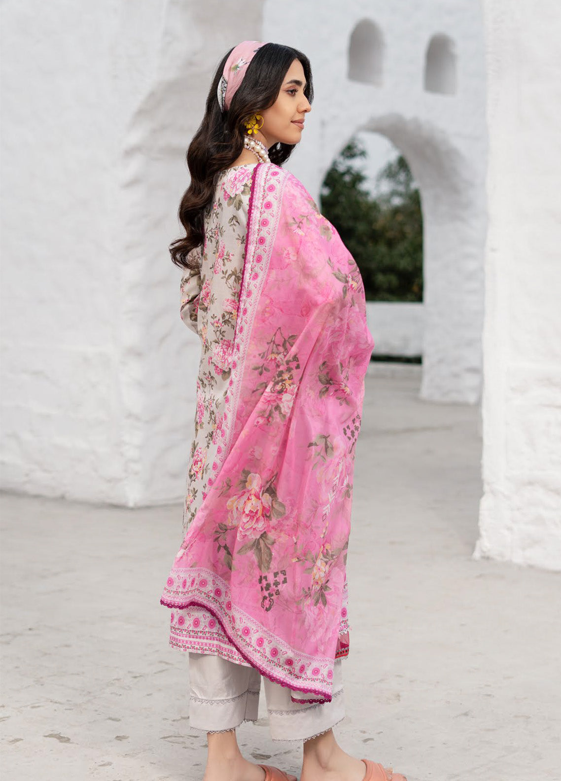 Alzohaib Colors Digital Printed Lawn 3 Piece Unstitched Suit AZ24CDP D-03 Alzohaib Colors Digital Printed Lawn 3 Piece Unstitched Suit AZ24CDP D-03