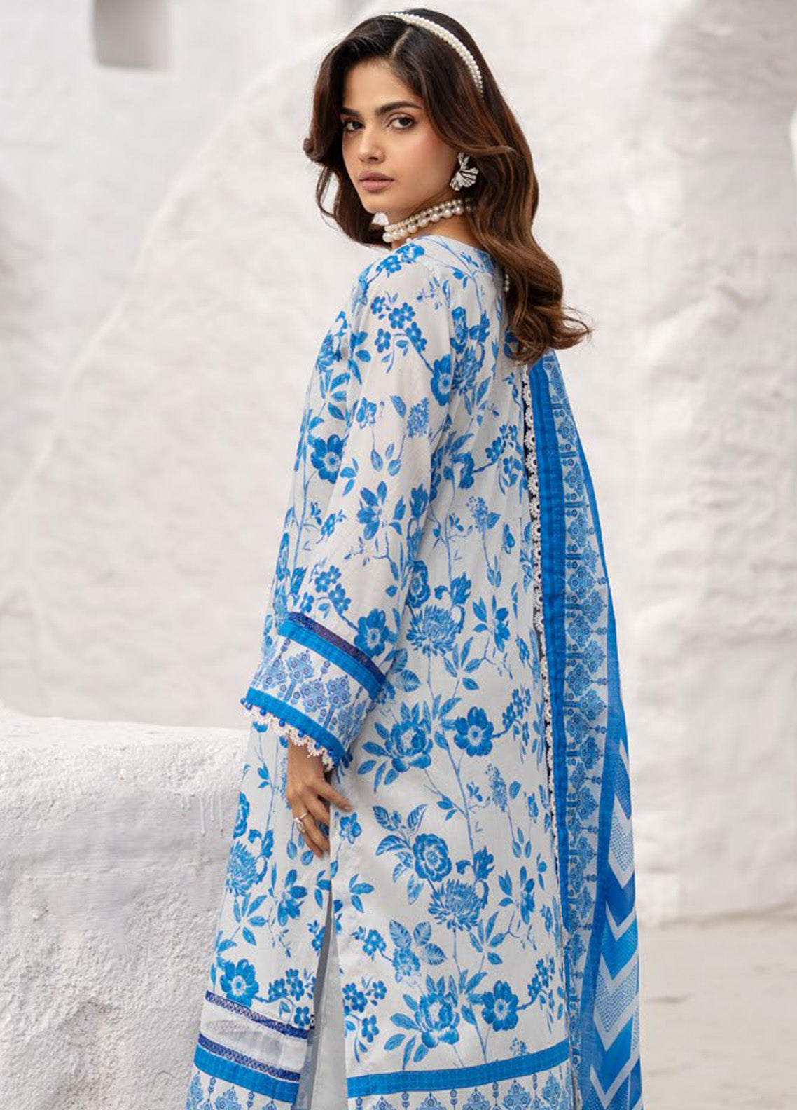 Alzohaib Colors Digital Printed Lawn 3 Piece Unstitched Suit AZ24CDP D-04 Alzohaib Colors Digital Printed Lawn 3 Piece Unstitched Suit AZ24CDP D-04