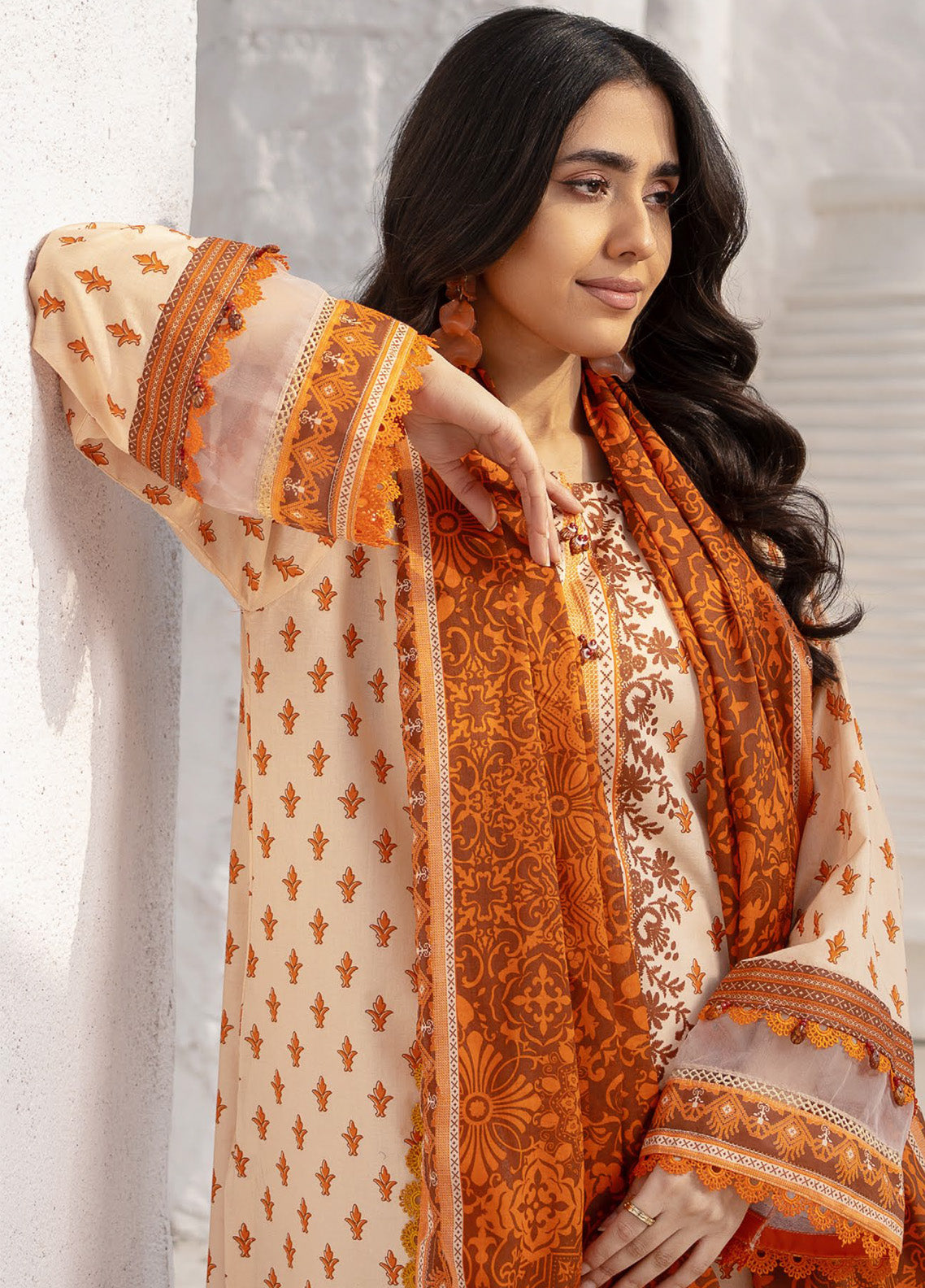 Alzohaib Colors Digital Printed Lawn 3 Piece Unstitched Suit AZ24CDP D-07 Alzohaib Colors Digital Printed Lawn 3 Piece Unstitched Suit AZ24CDP D-07