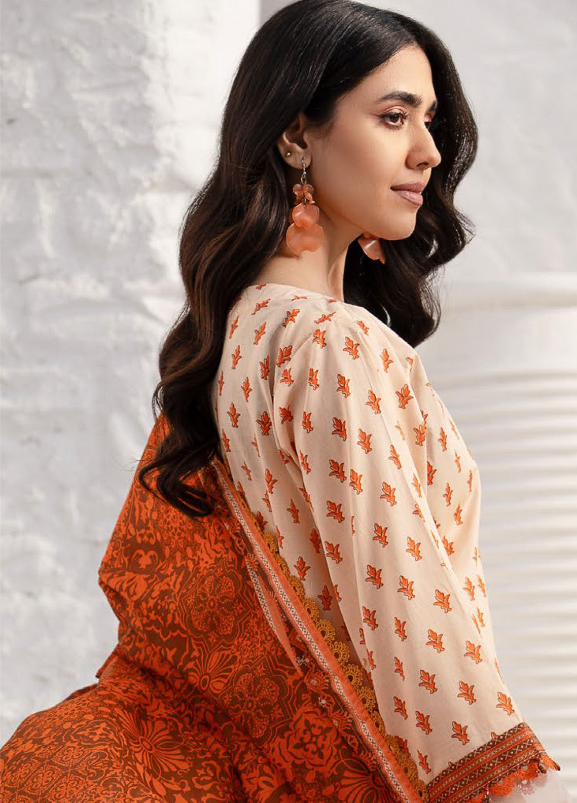 Alzohaib Colors Digital Printed Lawn 3 Piece Unstitched Suit AZ24CDP D-07 Alzohaib Colors Digital Printed Lawn 3 Piece Unstitched Suit AZ24CDP D-07