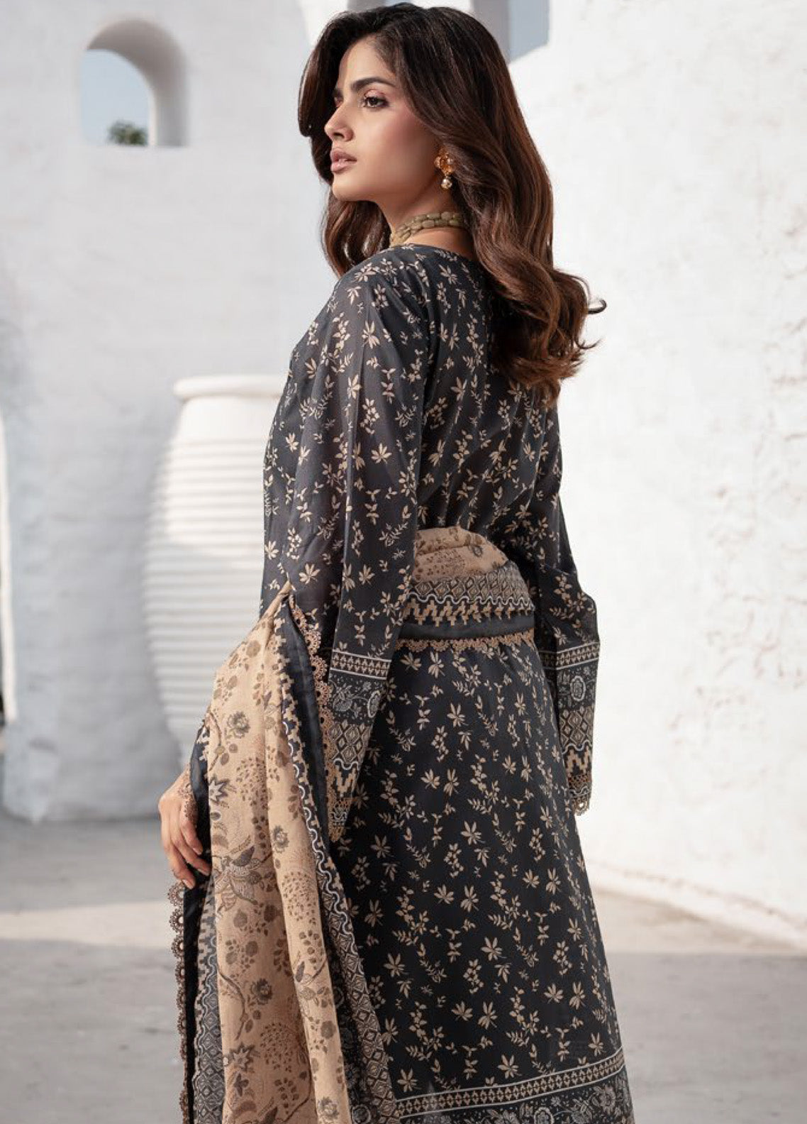 Alzohaib Colors Digital Printed Lawn 3 Piece Unstitched Suit AZ24CDP D-08 Alzohaib Colors Digital Printed Lawn 3 Piece Unstitched Suit AZ24CDP D-08