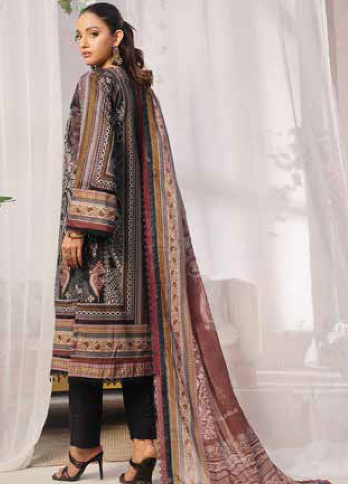 Alzohaib Colors Digital Printed Lawn 3 Piece Unstitched Suit AZ24CDPV4 D-03 Alzohaib Colors Digital Printed Lawn 3 Piece Unstitched Suit AZ24CDPV4 D-03