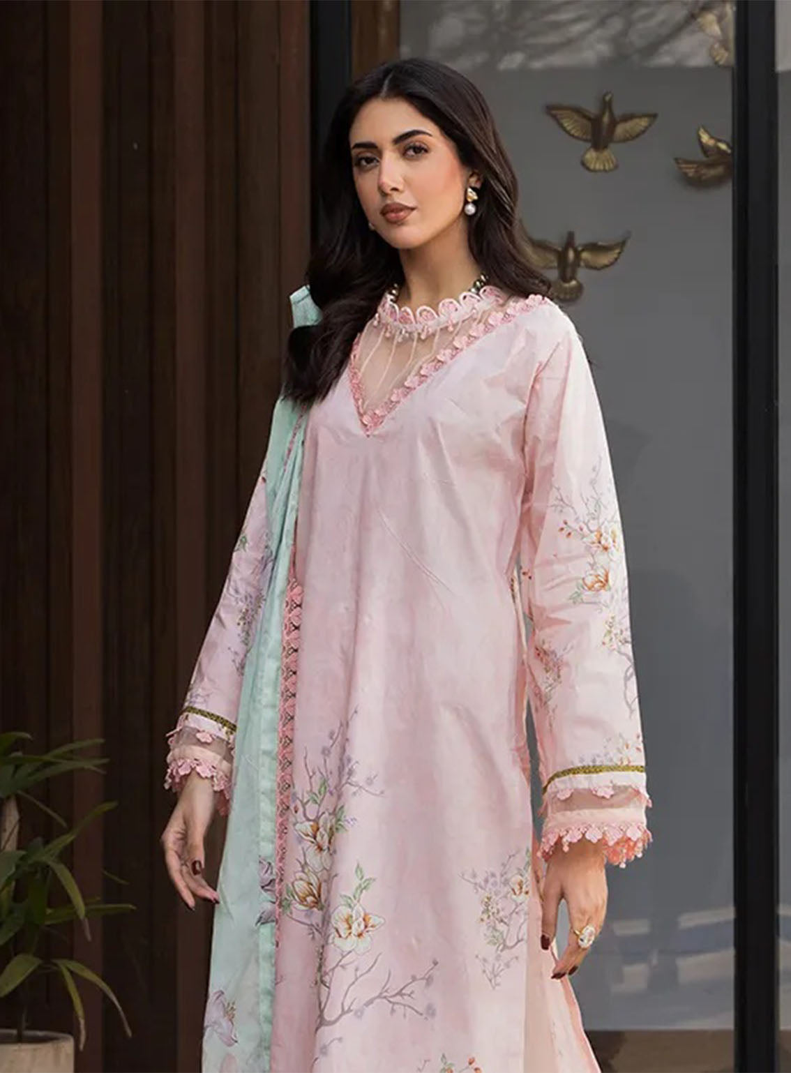 Alzohaib Luxury Printed Lawn 3 Piece Unstitched Suit AZ25LLP D-10 Alzohaib Luxury Printed Lawn 3 Piece Unstitched Suit AZ25LLP D-10