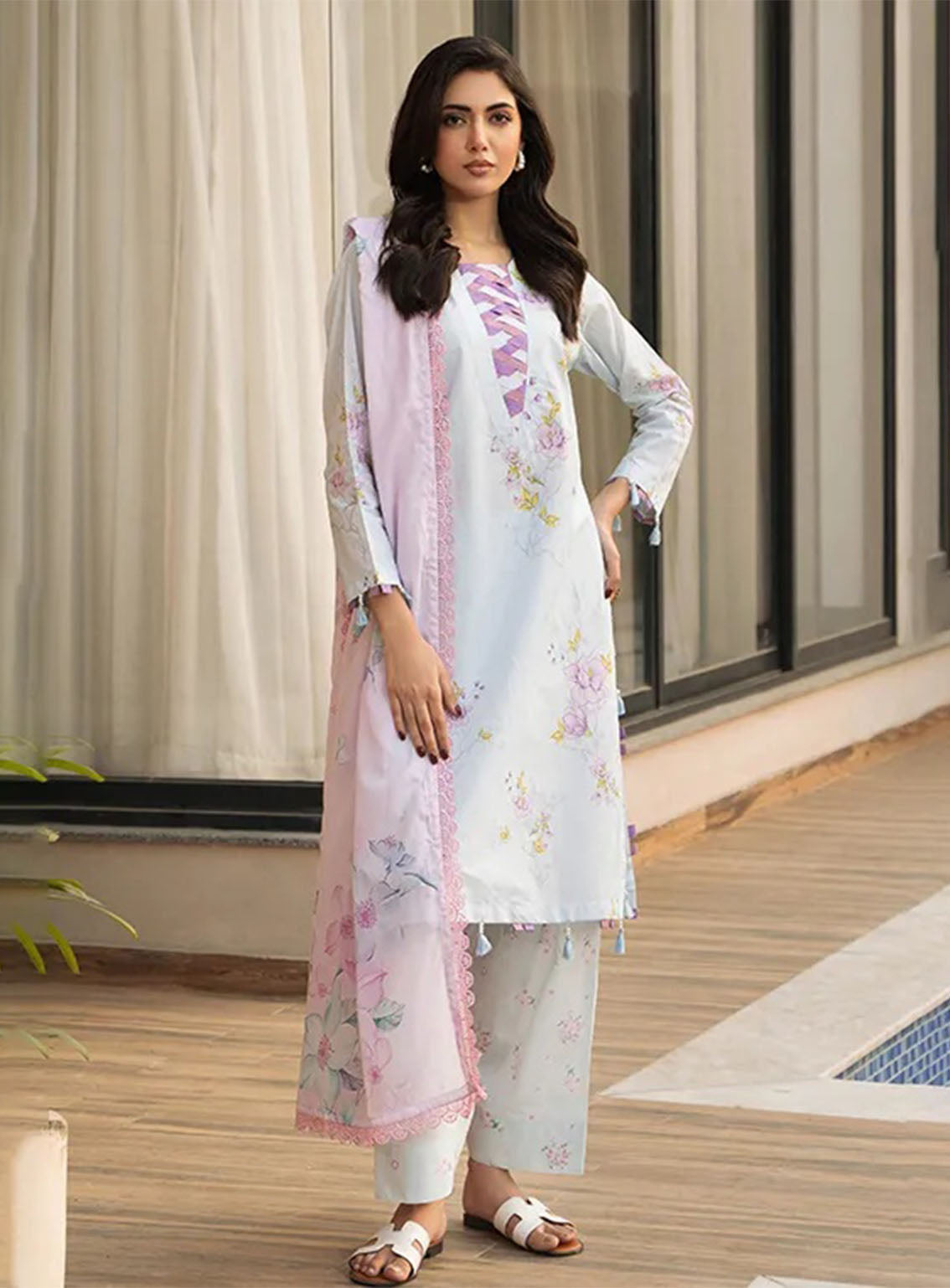 Alzohaib Luxury Printed Lawn 3 Piece Unstitched Suit AZ25LLP D-15 Alzohaib Luxury Printed Lawn 3 Piece Unstitched Suit AZ25LLP D-15