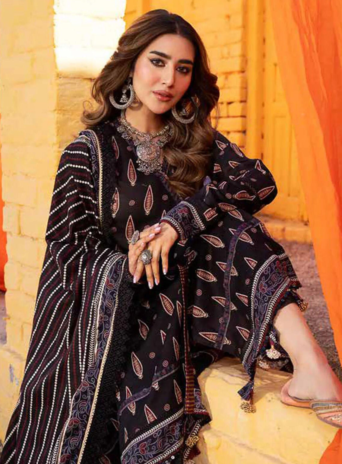 Alzohaib Monsoon Chunri Heritage Printed Lawn 3 Piece Unstitched Suit AZ24MCH MSH-04 Alzohaib Monsoon Chunri Heritage Printed Lawn 3 Piece Unstitched Suit AZ24MCH MSH-04