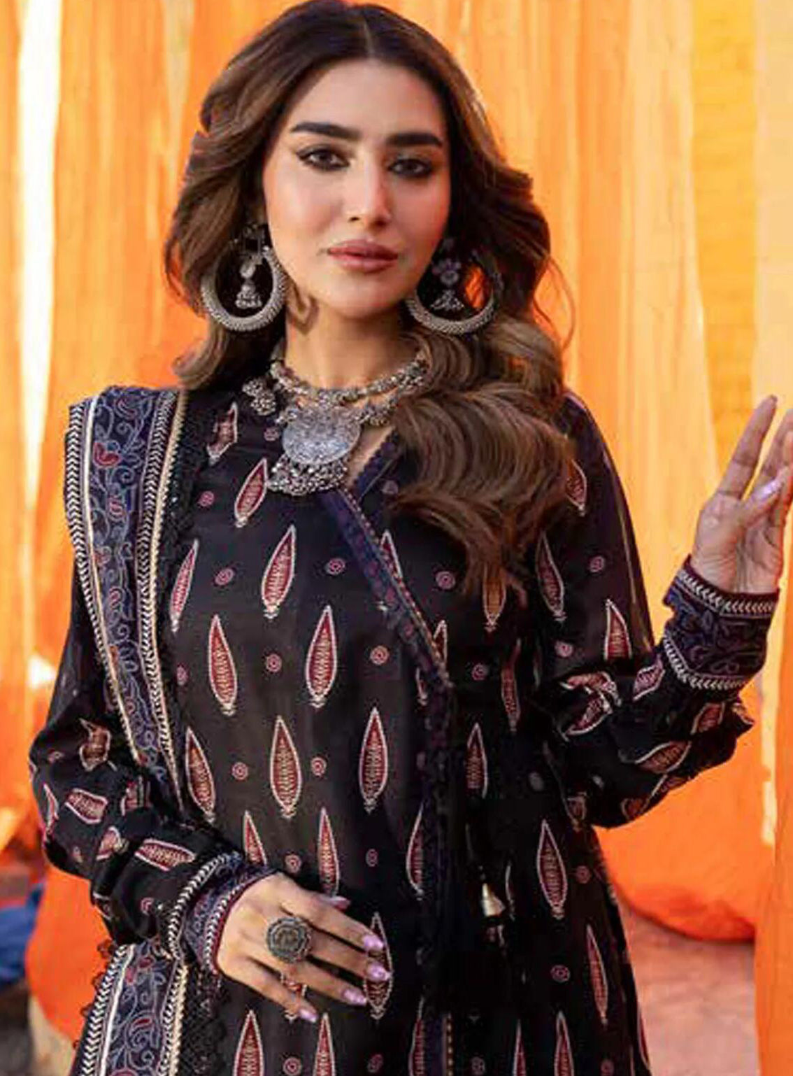 Alzohaib Monsoon Chunri Heritage Printed Lawn 3 Piece Unstitched Suit AZ24MCH MSH-04 Alzohaib Monsoon Chunri Heritage Printed Lawn 3 Piece Unstitched Suit AZ24MCH MSH-04