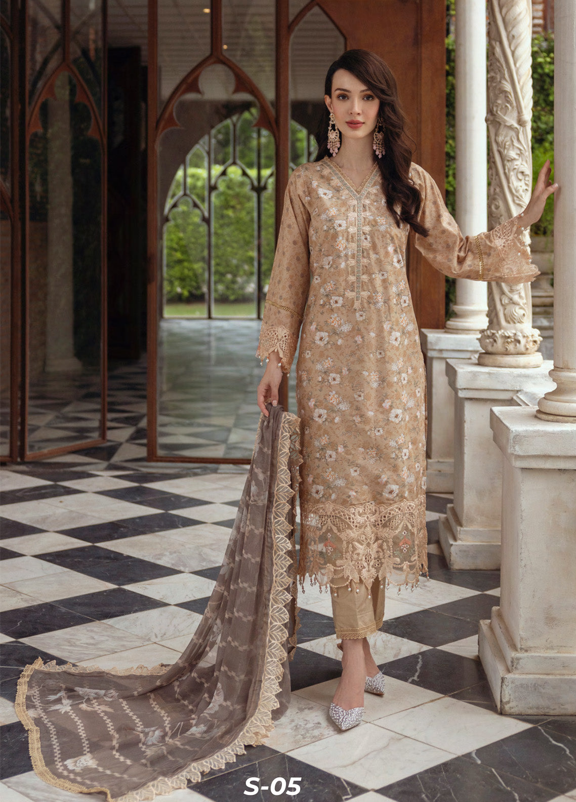 Alzohaib Sunshine Bloom Embroidered Cambric 3 Piece Unstitched Suit AZ24SBCW SB-05 Alzohaib Sunshine Bloom Embroidered Cambric 3 Piece Unstitched Suit AZ24SBCW SB-05