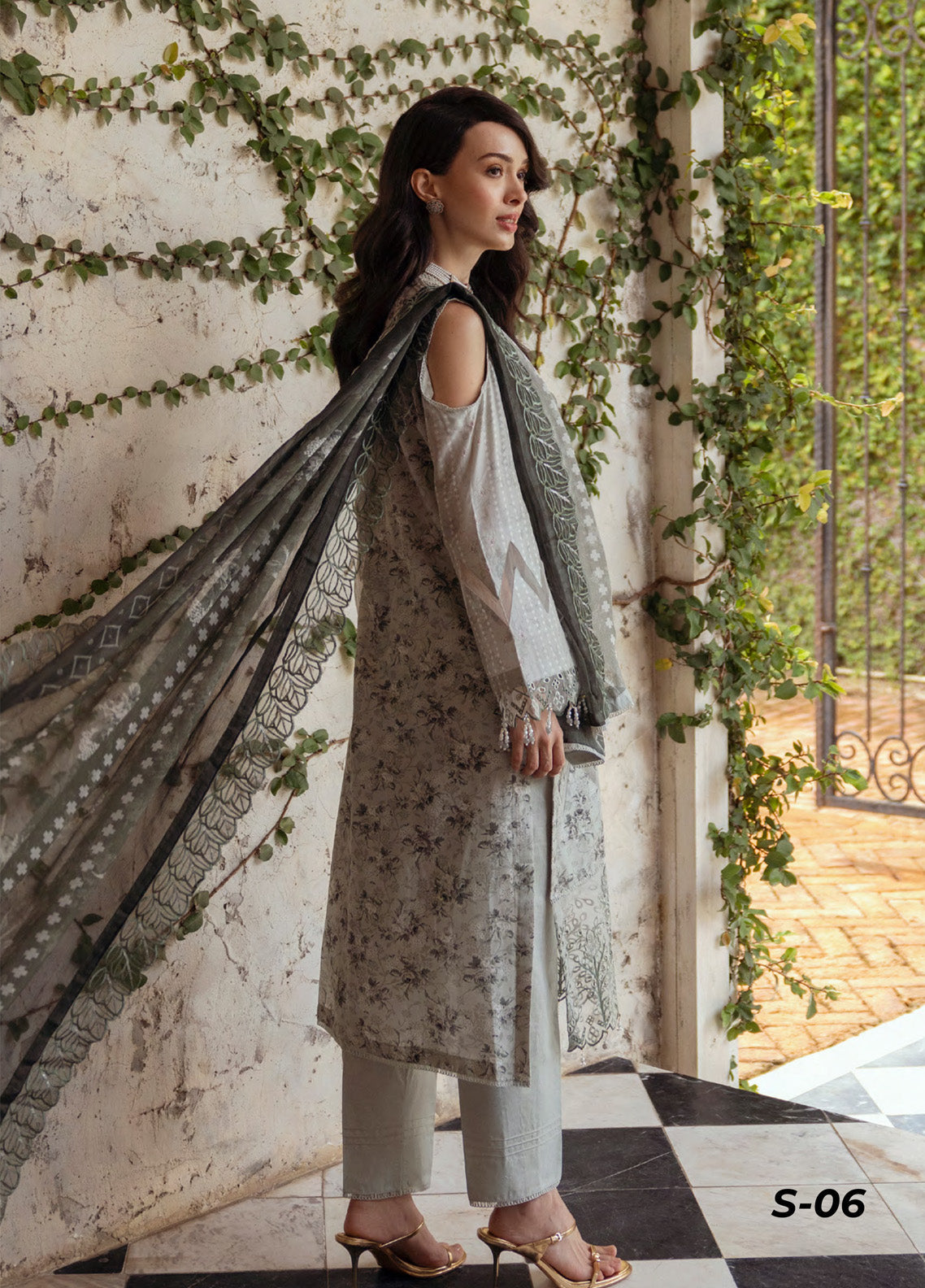 Alzohaib Sunshine Bloom Embroidered Cambric 3 Piece Unstitched Suit AZ24SBCW SB-06 Alzohaib Sunshine Bloom Embroidered Cambric 3 Piece Unstitched Suit AZ24SBCW SB-06