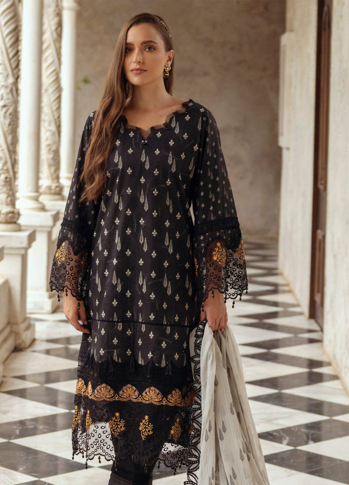 Alzohaib Sunshine Bloom Embroidered Cambric 3 Piece Unstitched Suit AZ24SBCW SB-10 Alzohaib Sunshine Bloom Embroidered Cambric 3 Piece Unstitched Suit AZ24SBCW SB-10