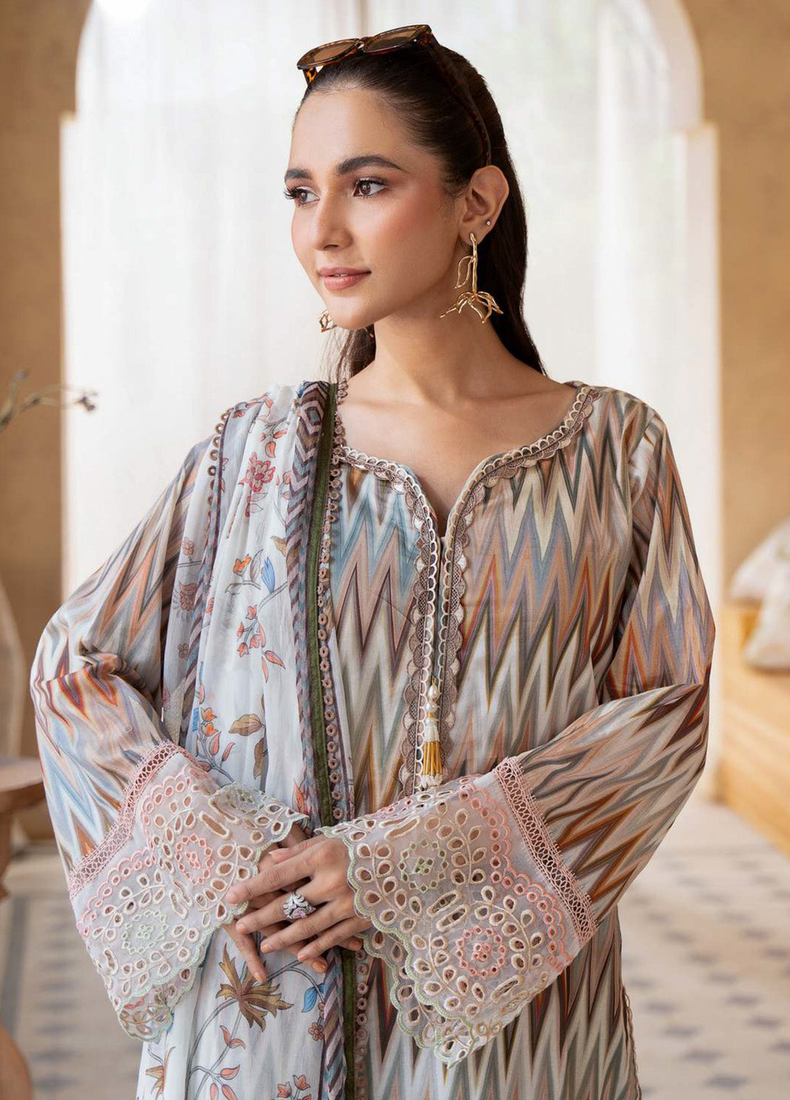 Alzohaib Sunshine Bloom Embroidered Lawn 3 Piece Unstitched Suit AZ24SBPK D-SPK-01 Alzohaib Sunshine Bloom Embroidered Lawn 3 Piece Unstitched Suit AZ24SBPK D-SPK-01