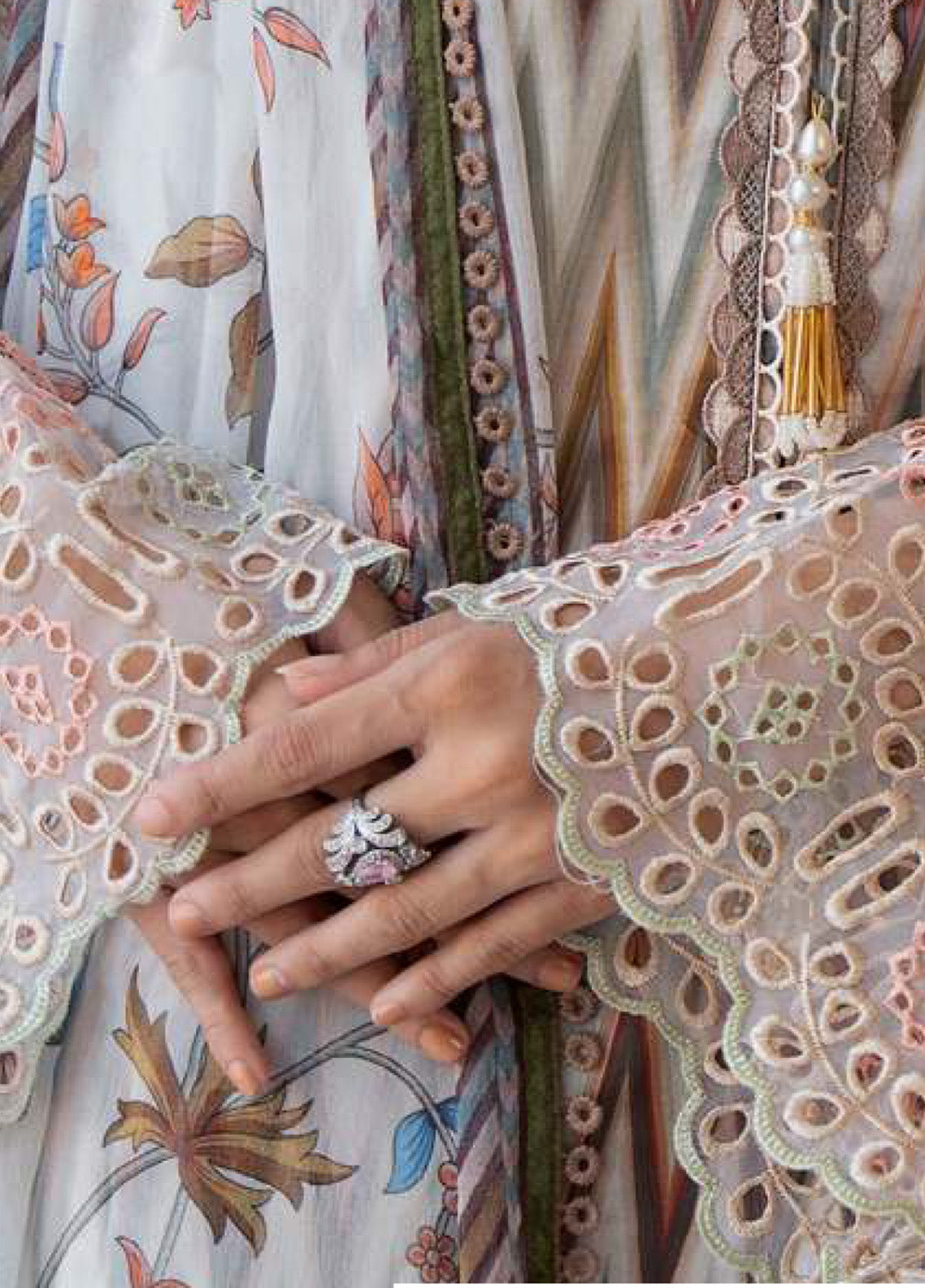 Alzohaib Sunshine Bloom Embroidered Lawn 3 Piece Unstitched Suit AZ24SBPK D-SPK-01 Alzohaib Sunshine Bloom Embroidered Lawn 3 Piece Unstitched Suit AZ24SBPK D-SPK-01